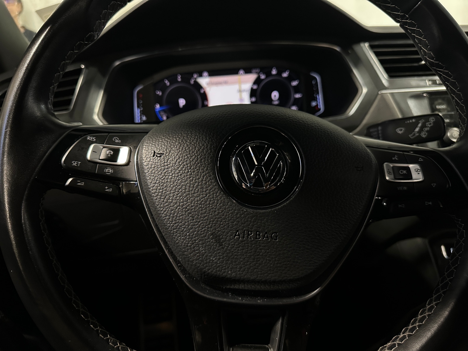 Thumbnail: 2019 Volkswagen Tiguan - 4