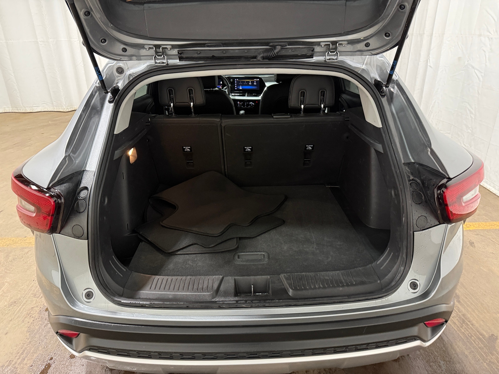 Thumbnail: 2025 Chevrolet Trax - 7