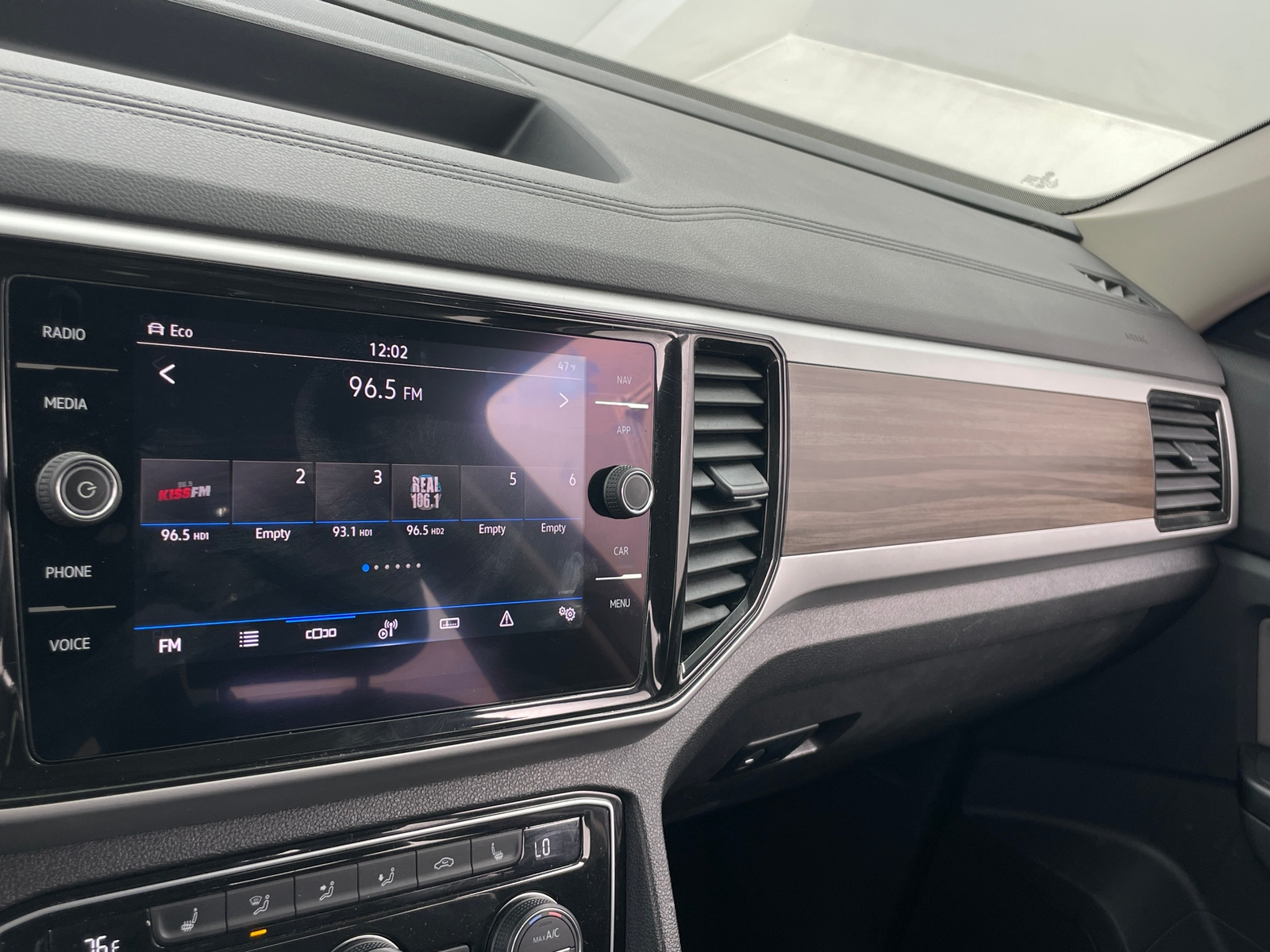 Thumbnail: 2021 Volkswagen Atlas - 3