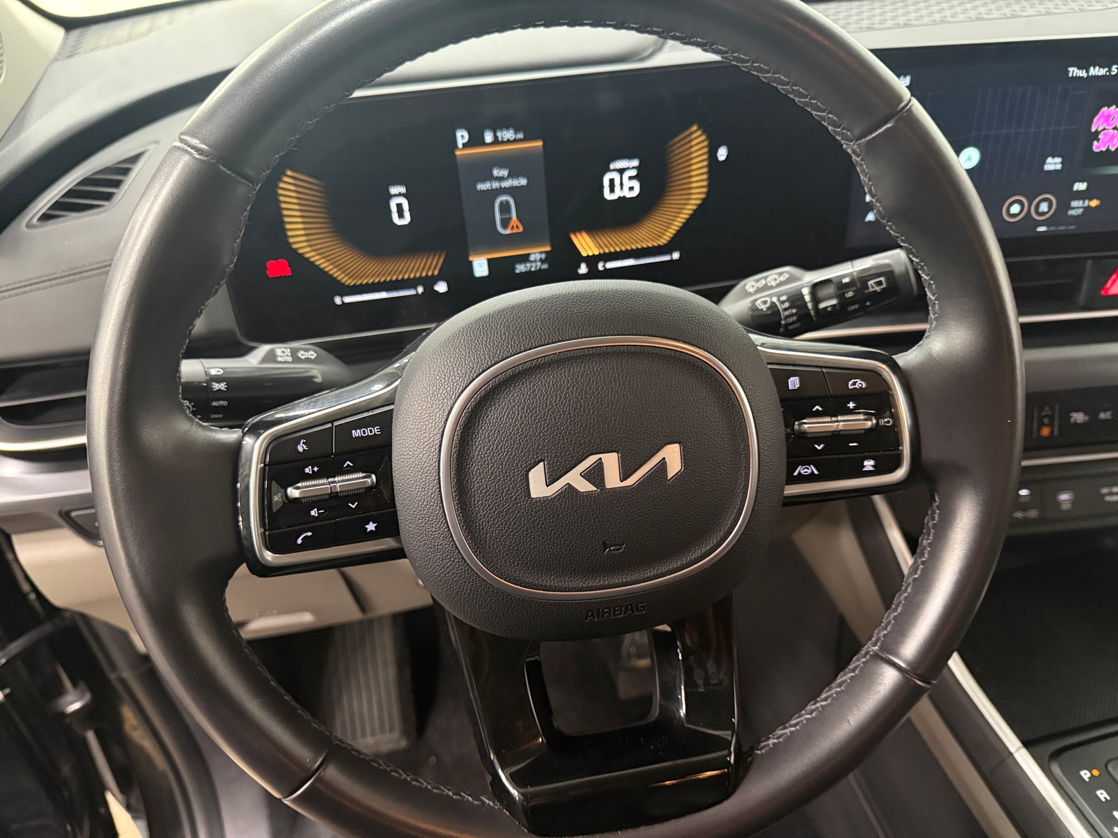 Thumbnail: 2025 Kia Carnival - 4