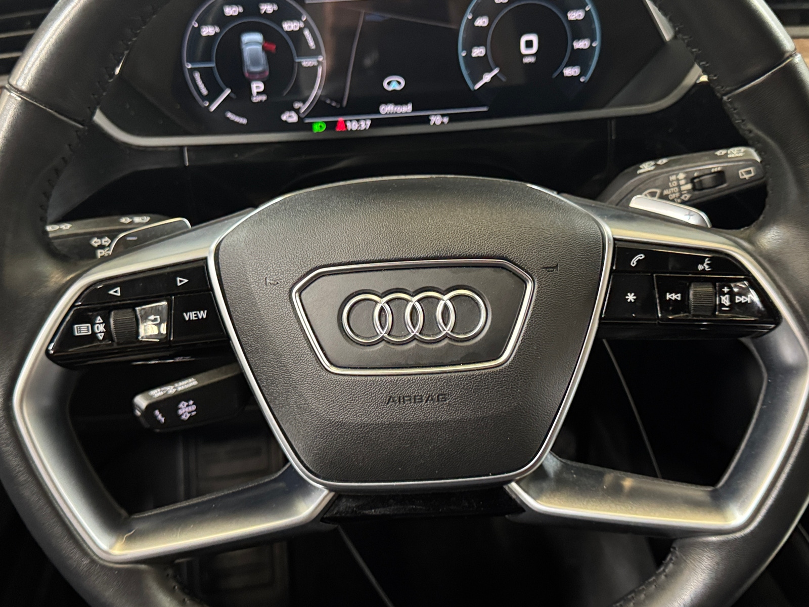 Thumbnail: 2019 Audi e-tron - 4