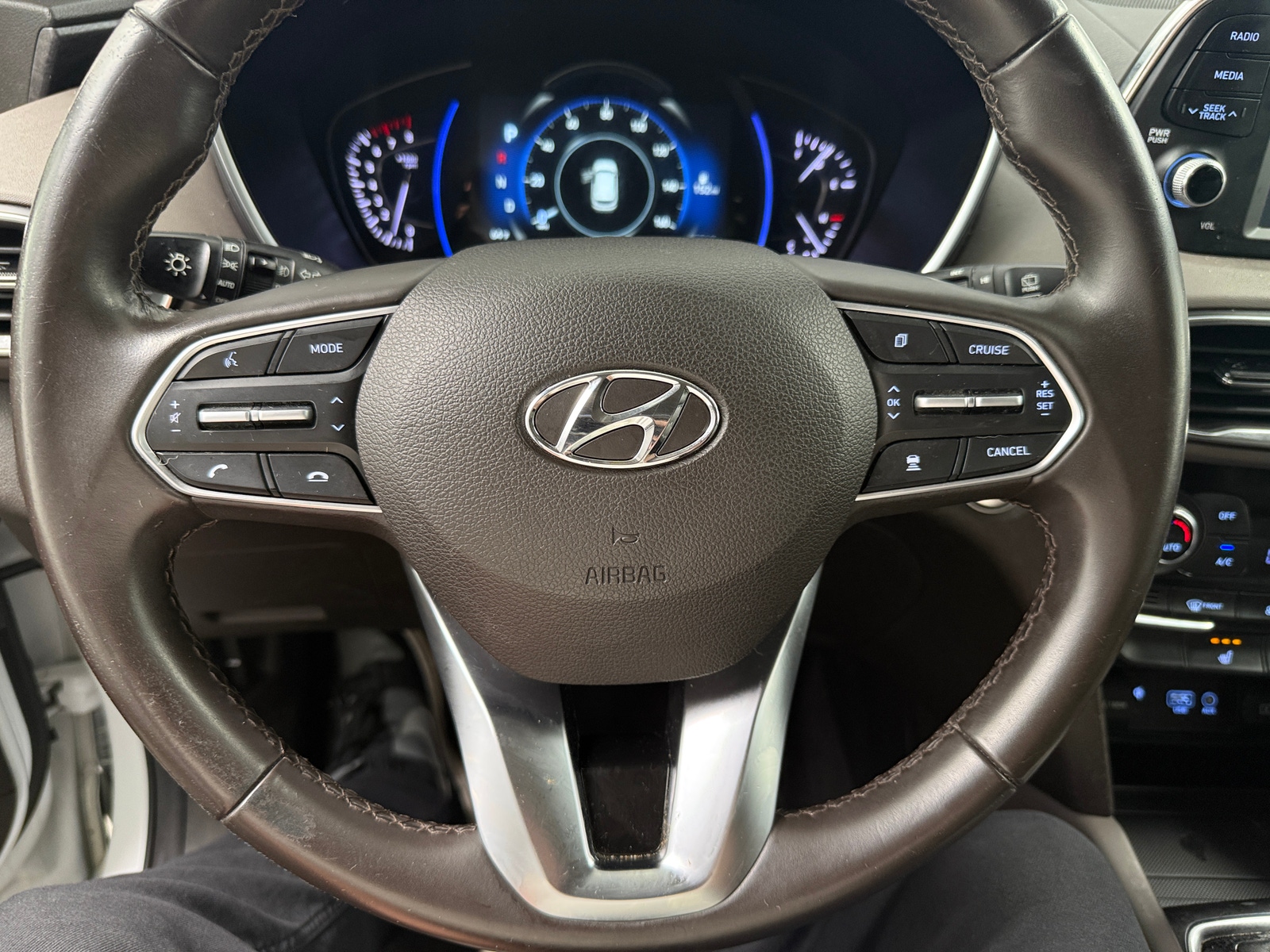 Thumbnail: 2020 Hyundai Santa Fe - 4