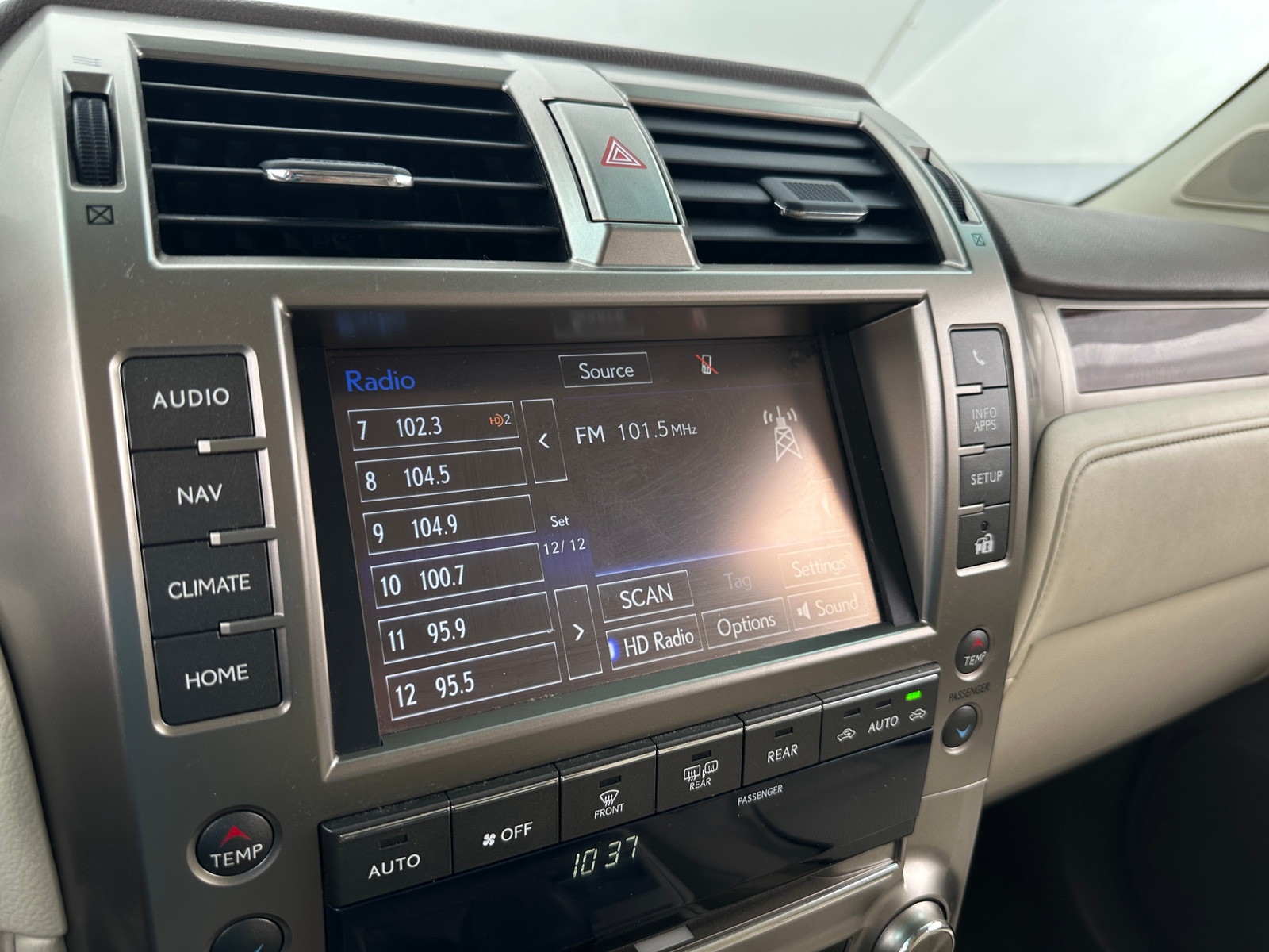 Thumbnail: 2014 Lexus GX - 3