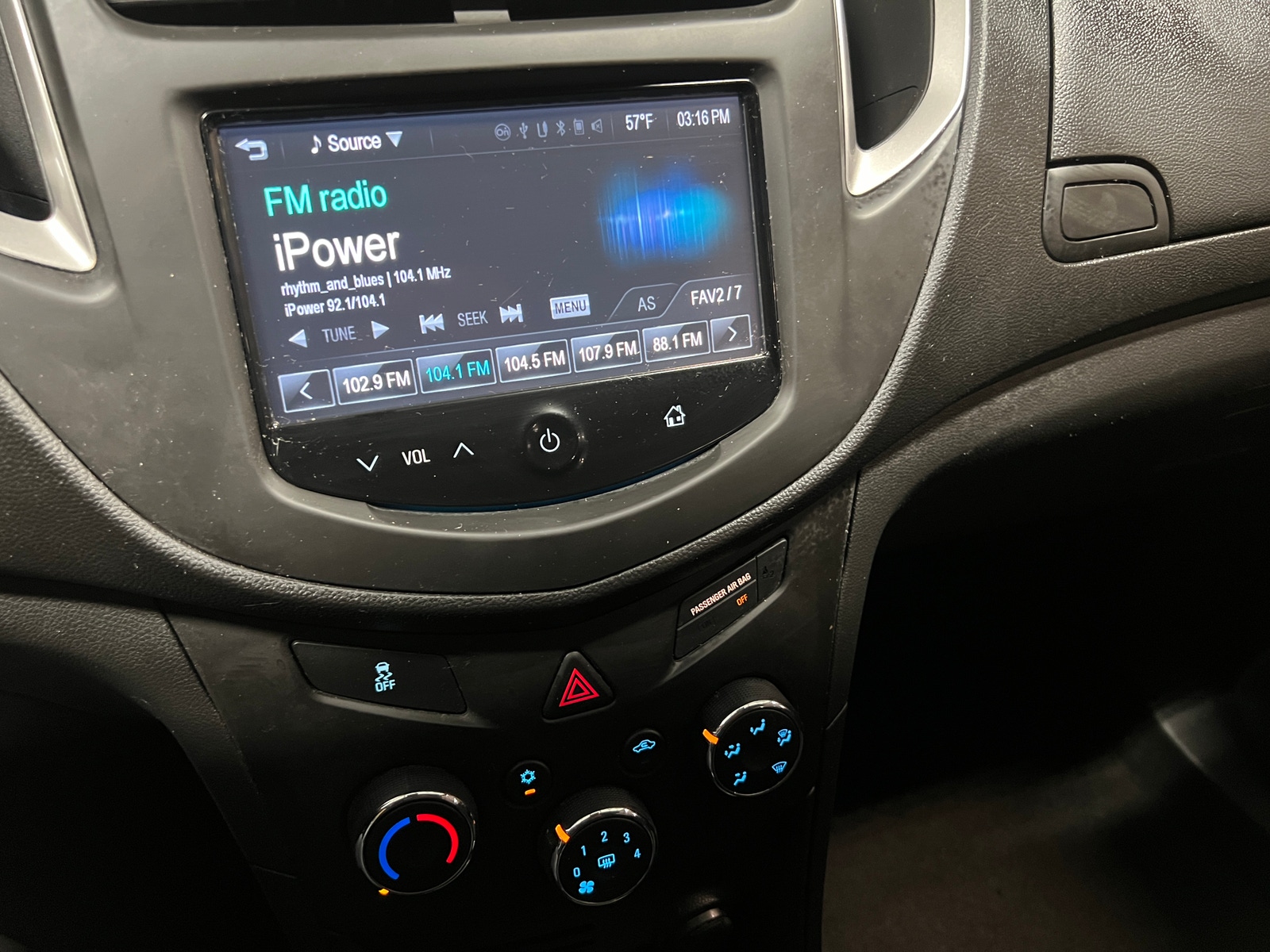 Thumbnail: 2016 Chevrolet Trax - 4