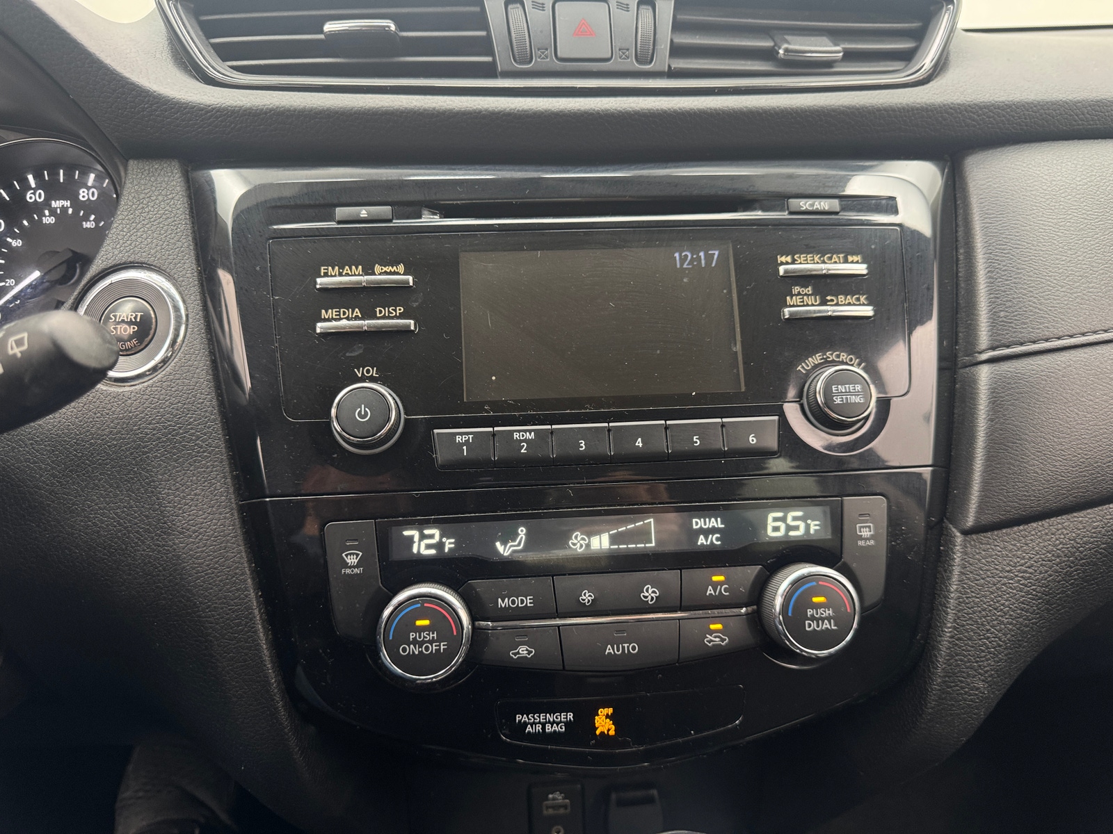 Thumbnail: 2017 Nissan Rogue - 4