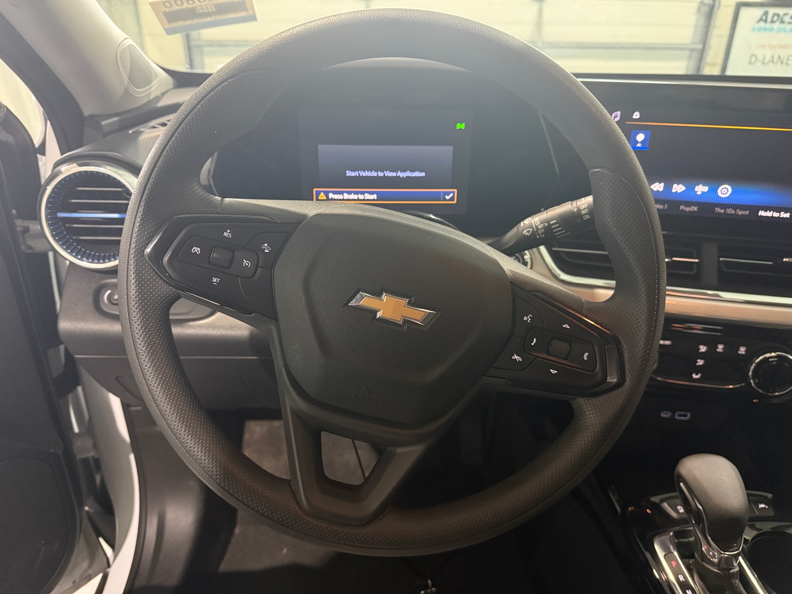 Thumbnail: 2025 Chevrolet Trax - 5