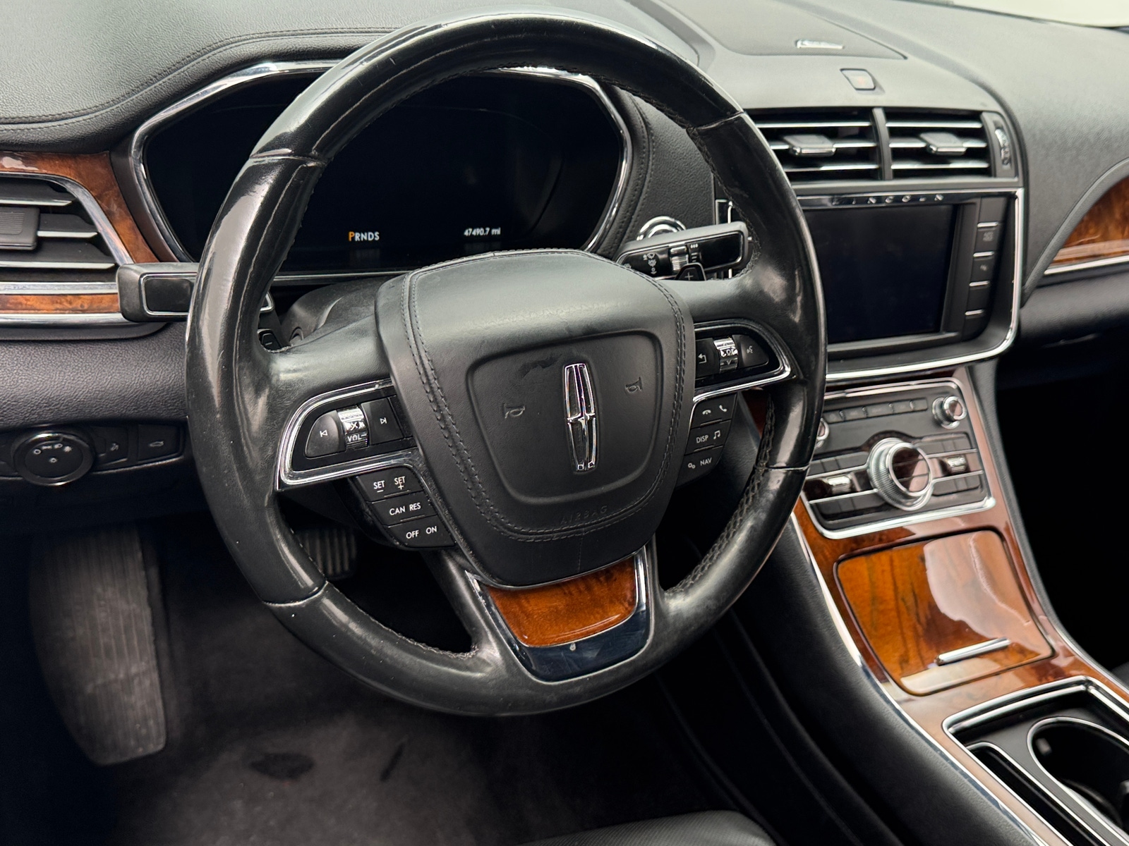 Thumbnail: 2017 Lincoln Continental - 4