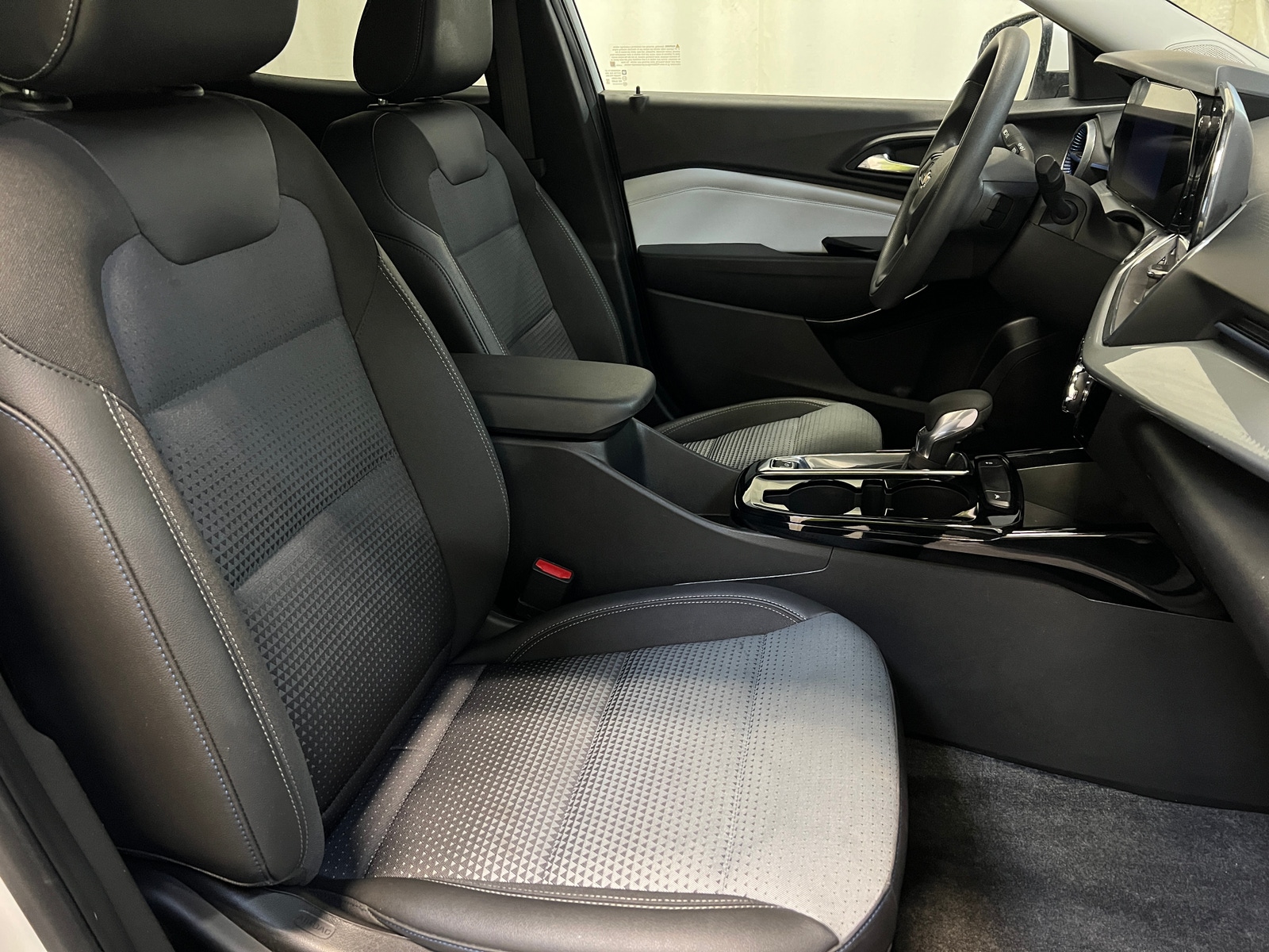 Thumbnail: 2025 Chevrolet Trax - 2