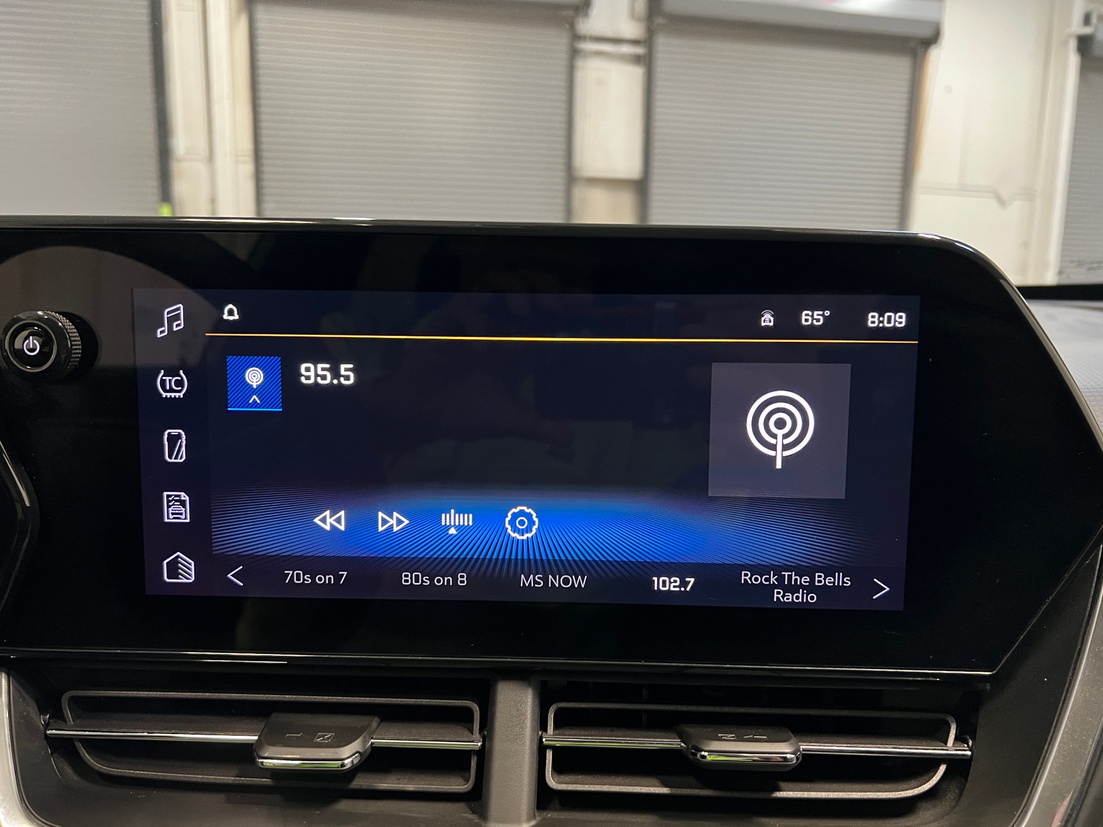 Thumbnail: 2025 Chevrolet Trax - 4