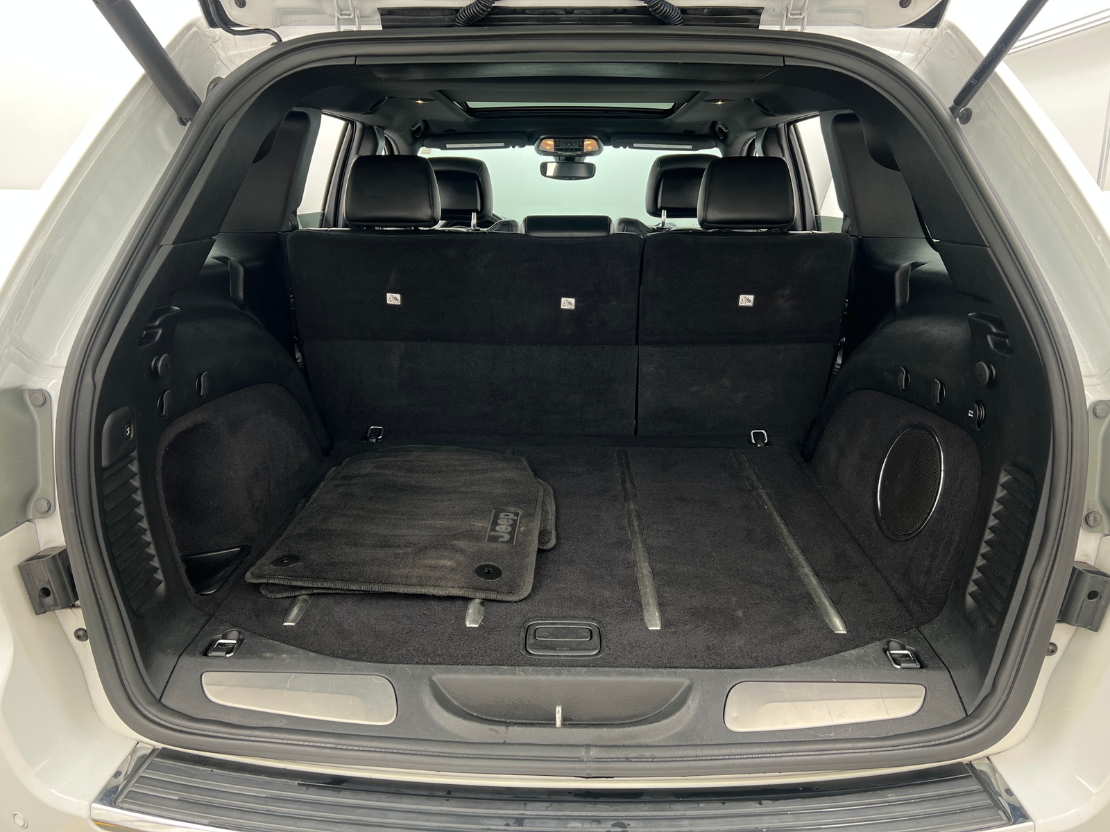 Thumbnail: 2017 Jeep Grand Cherokee - 6