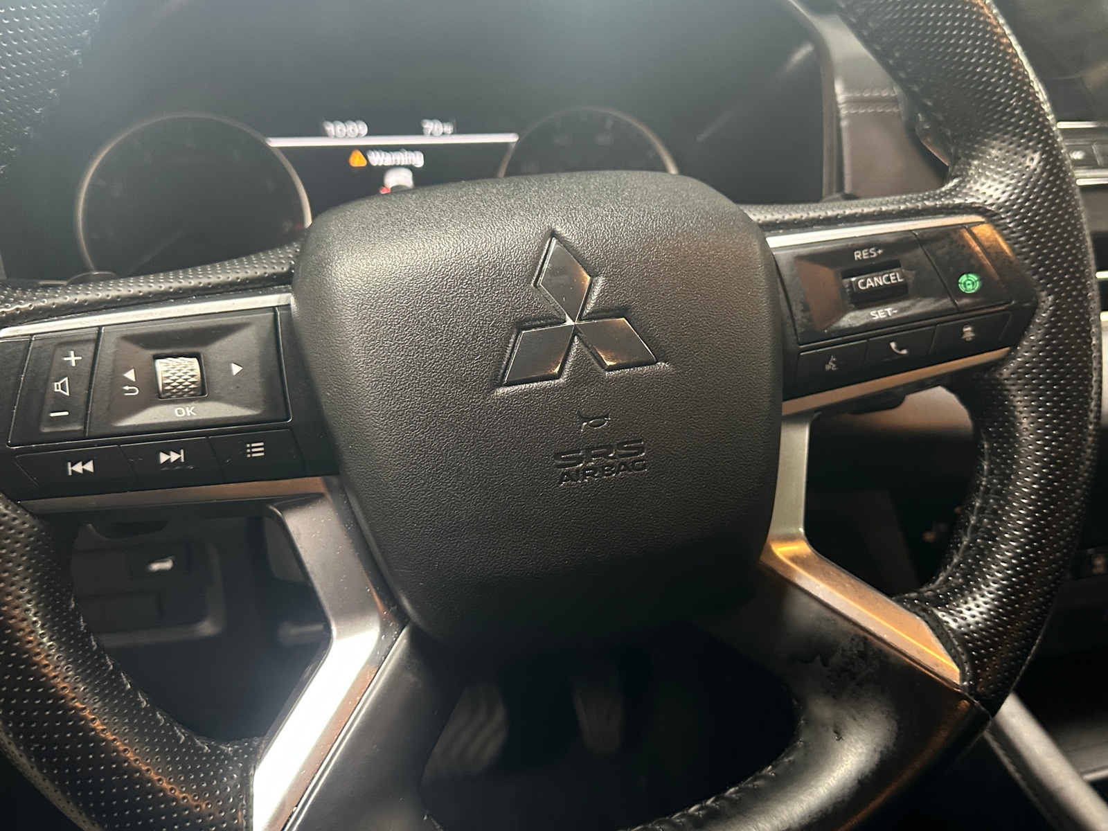 Thumbnail: 2024 Mitsubishi Outlander - 4