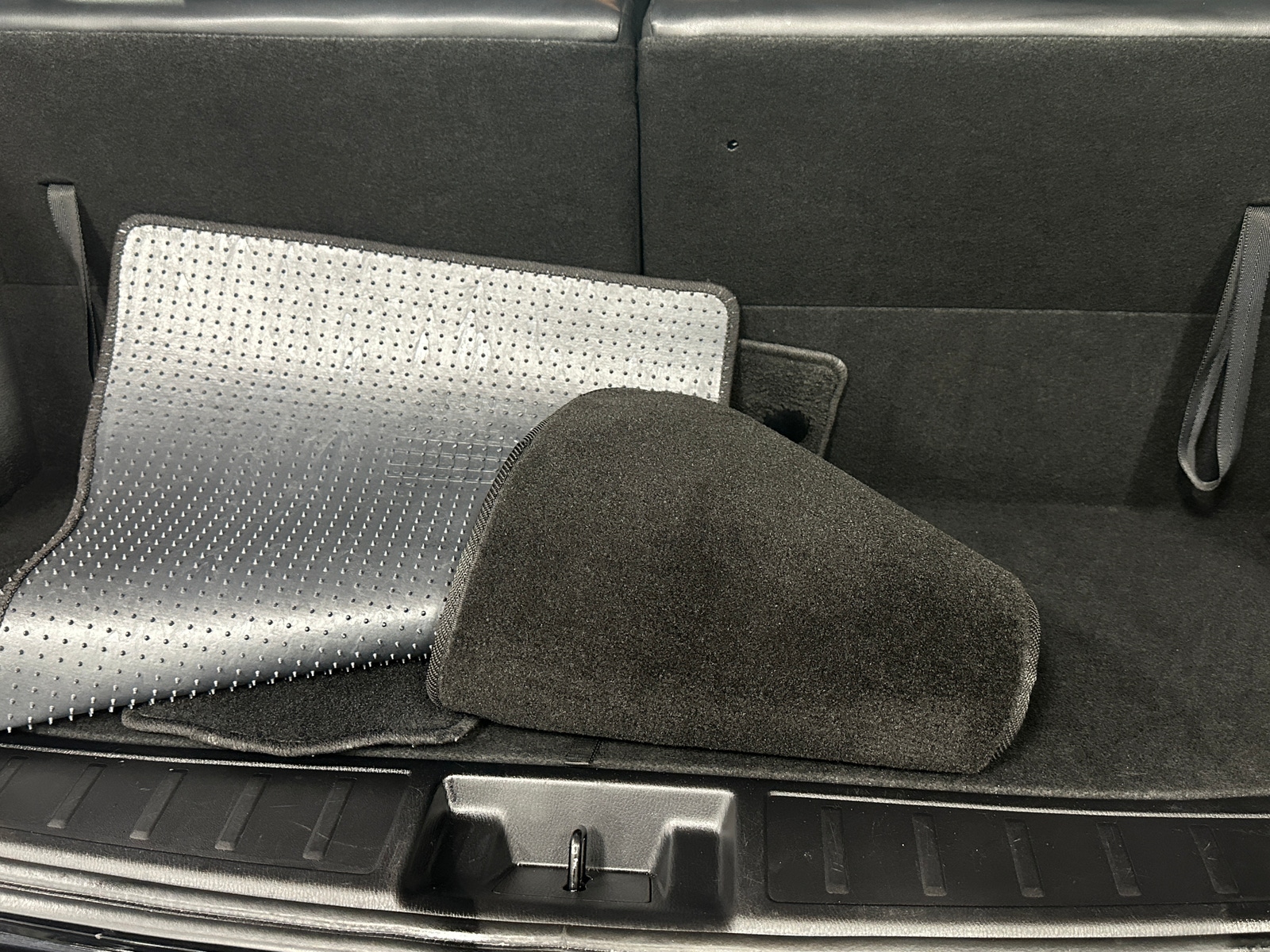 Thumbnail: 2024 Mitsubishi Outlander - 6