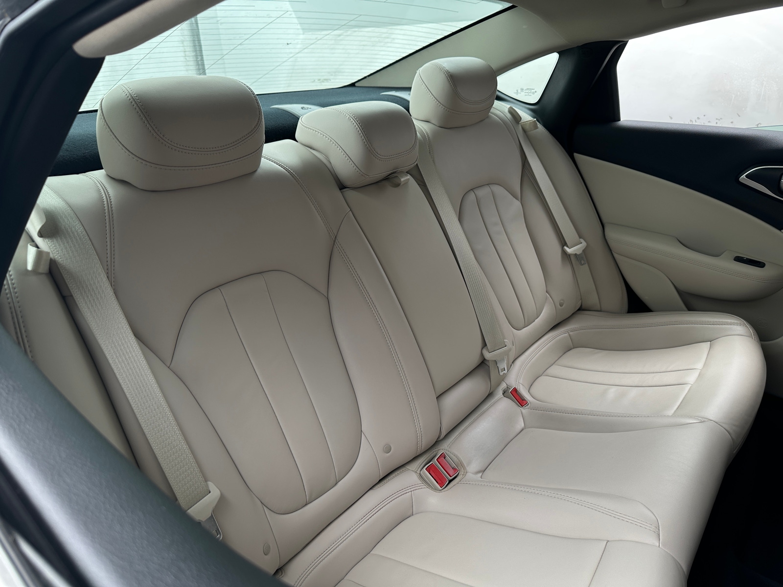 Thumbnail: 2017 Chrysler 200 - 5