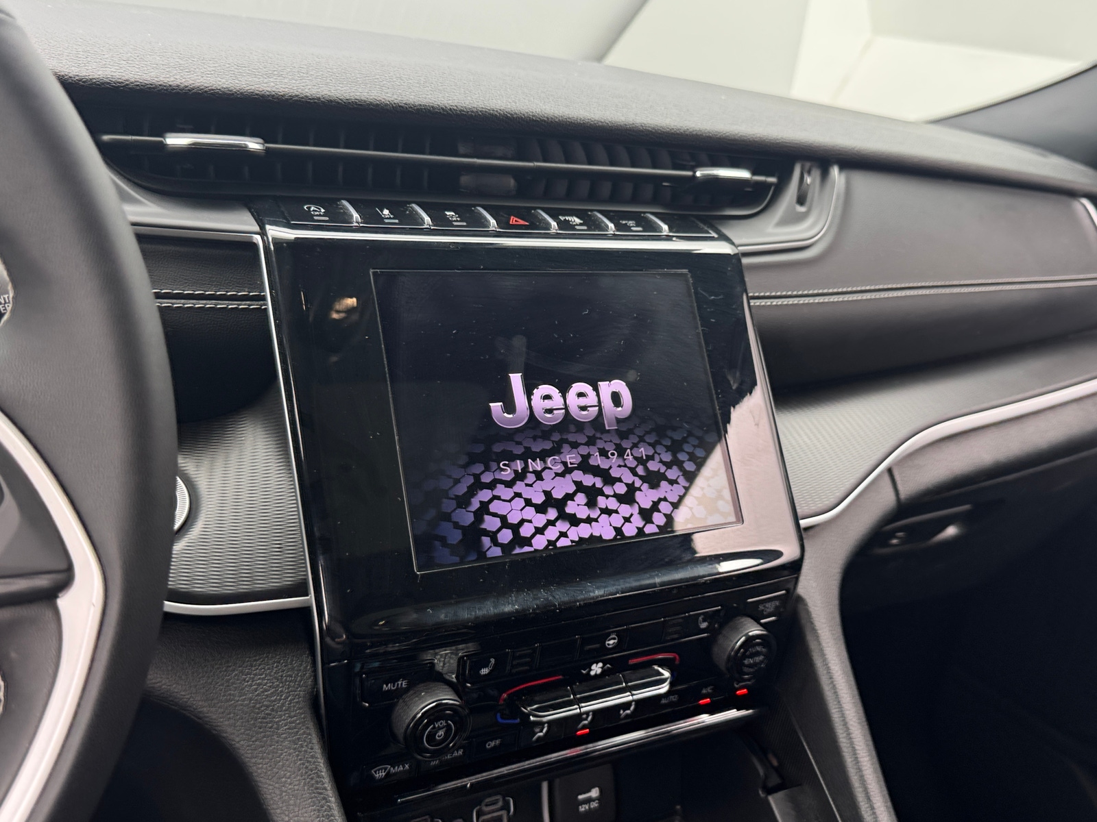 Thumbnail: 2025 Jeep Grand Cherokee L - 3