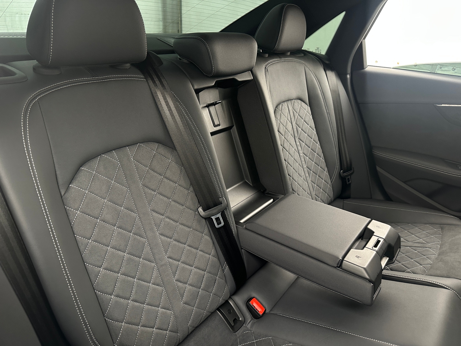 Thumbnail: 2022 Audi S4 - 5