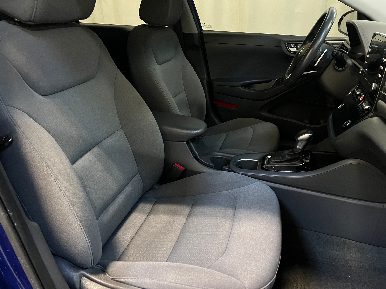 Thumbnail: 2022 Hyundai Ioniq - 2