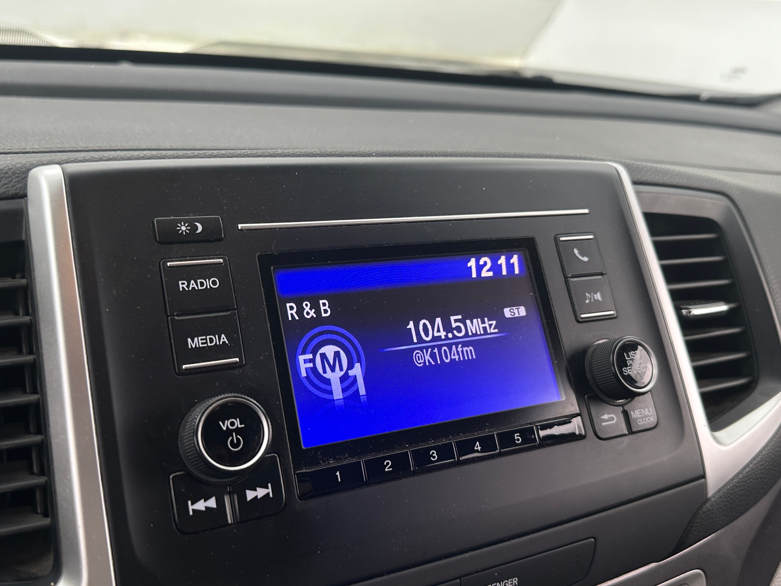 Thumbnail: 2019 Honda Pilot - 4