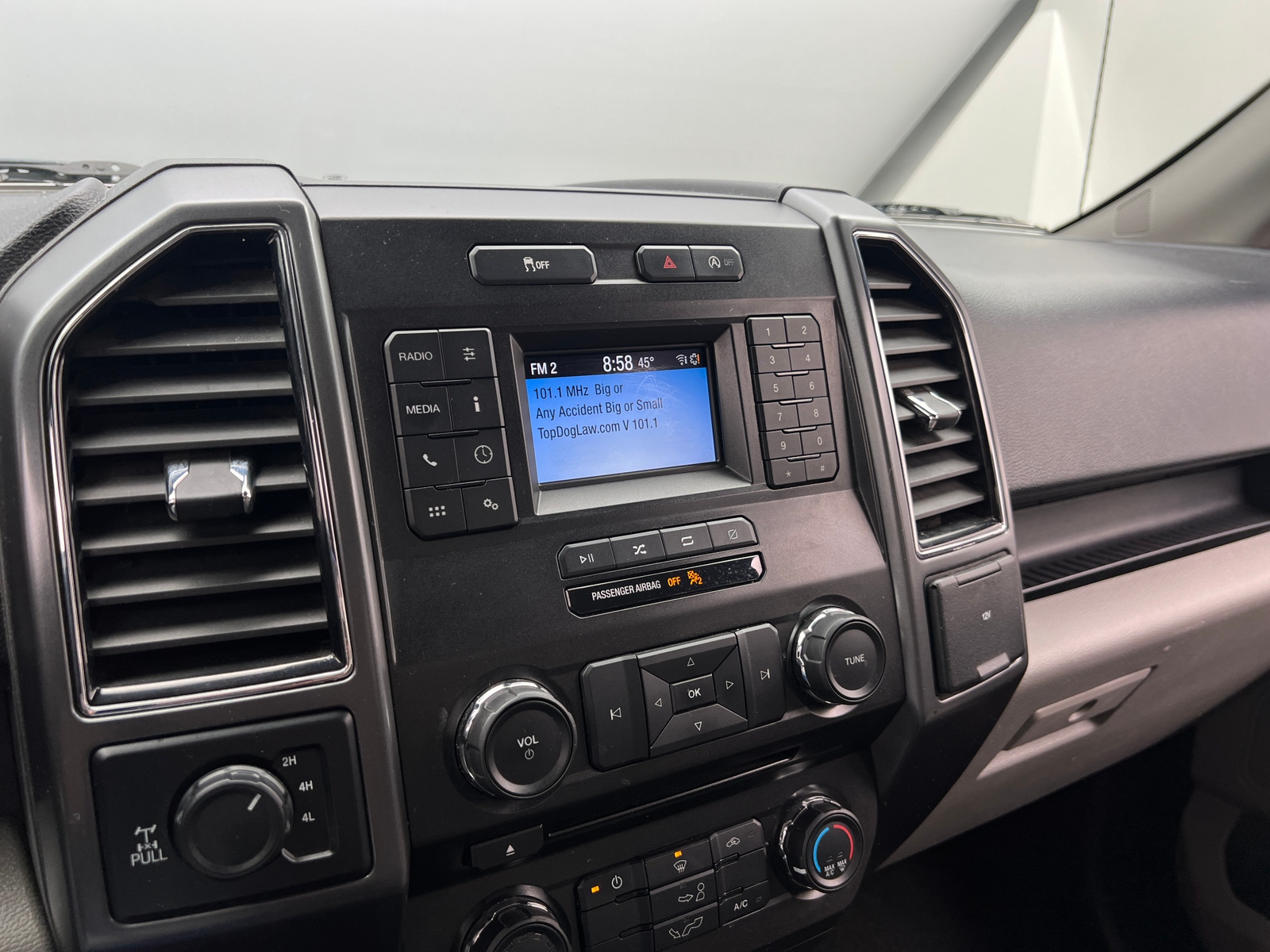 Thumbnail: 2018 Ford Econoline - 4