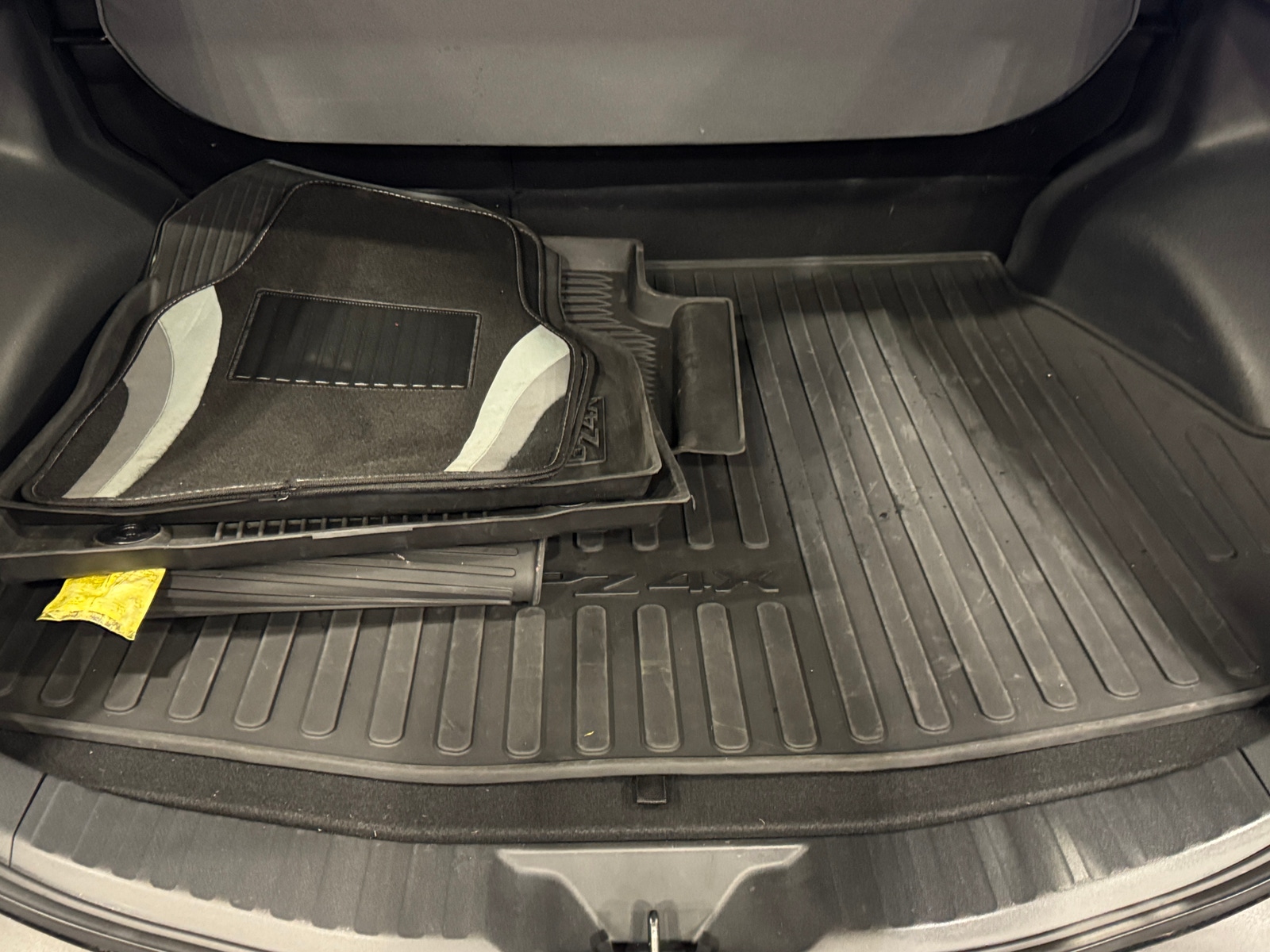 Thumbnail: 2025 Toyota bZ4X - 6