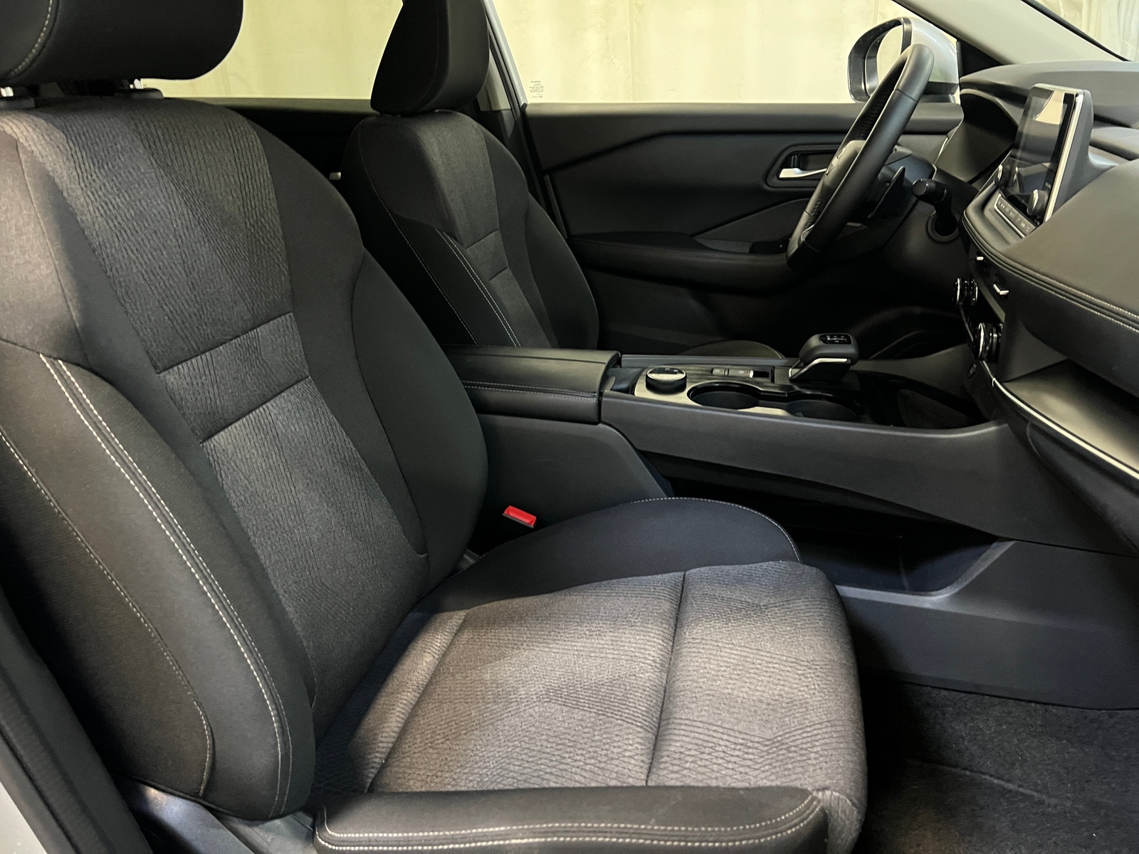 Thumbnail: 2025 Nissan Rogue - 2