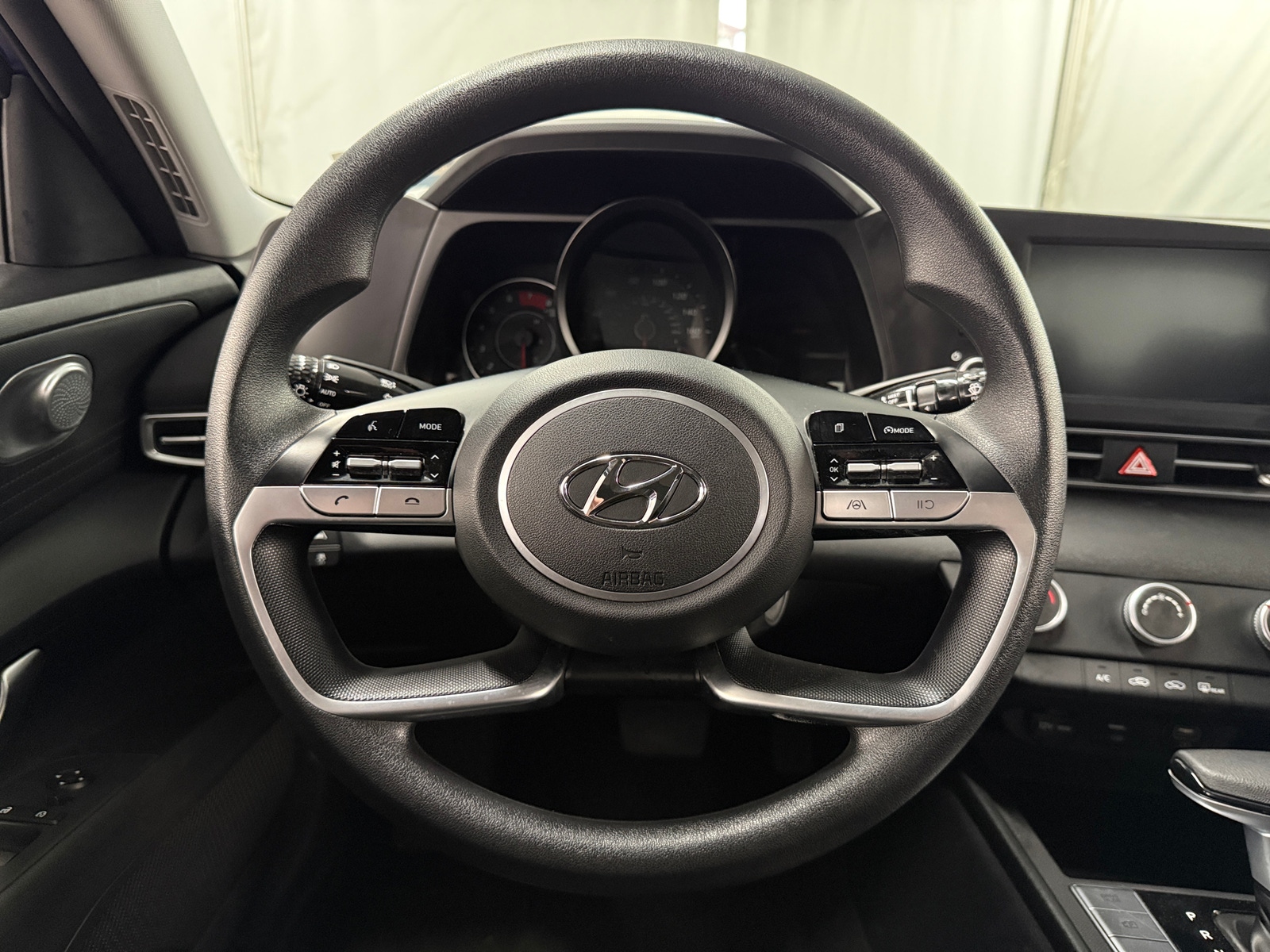 Thumbnail: 2022 Hyundai Elantra - 5