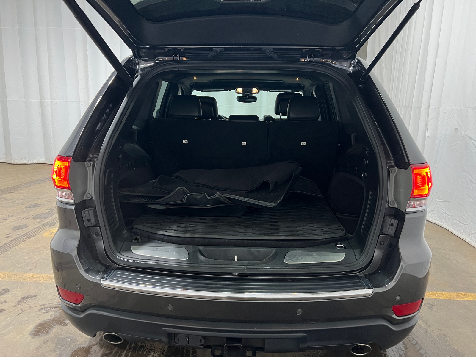 Thumbnail: 2018 Jeep Grand Cherokee - 6