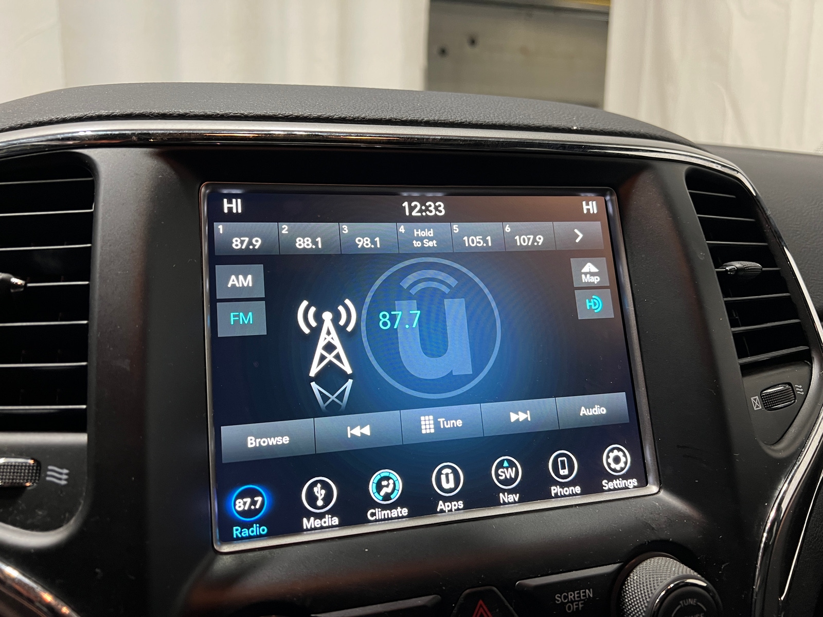 Thumbnail: 2018 Jeep Grand Cherokee - 3