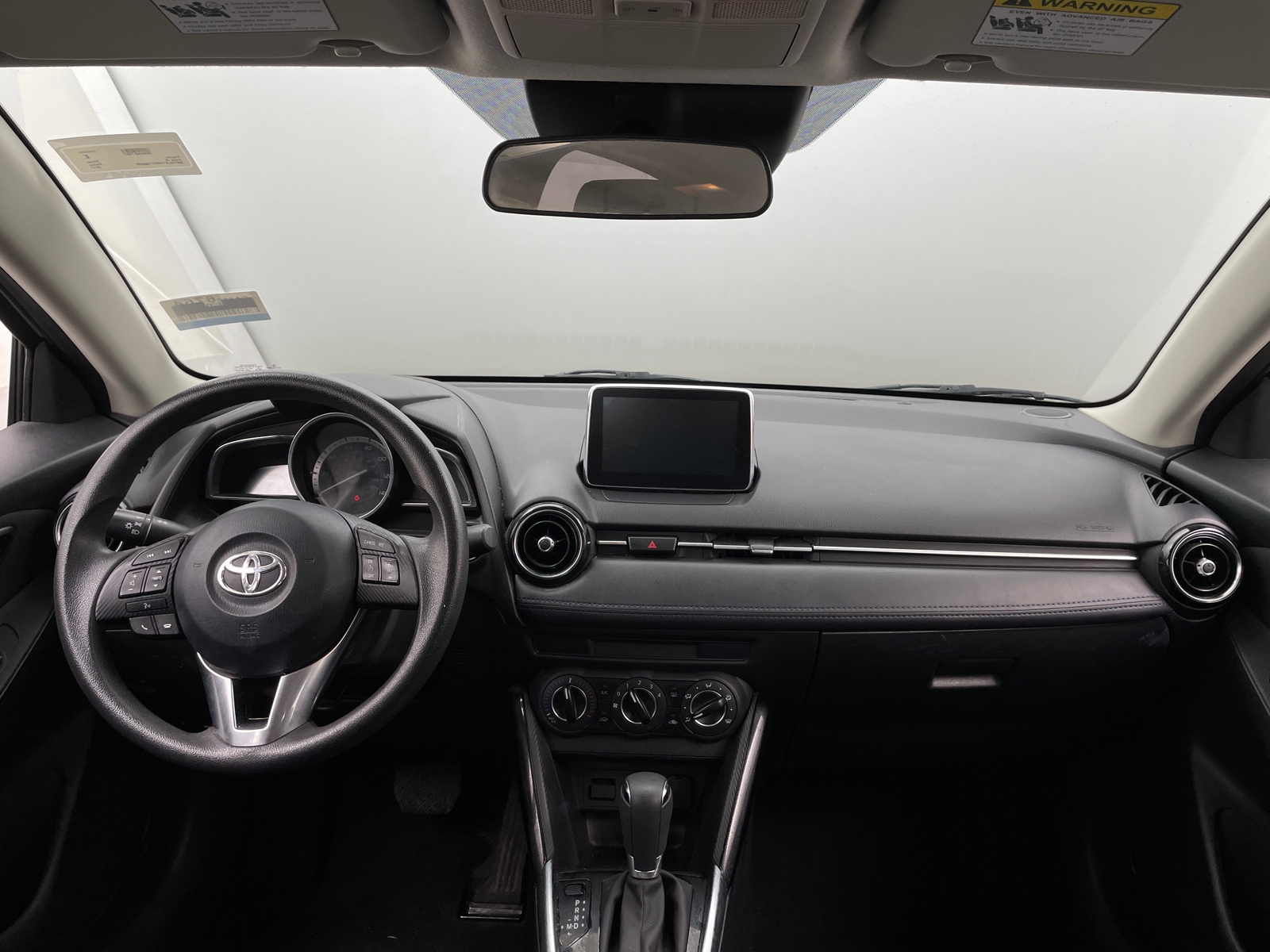 Thumbnail: 2017 Toyota Yaris iA - 3