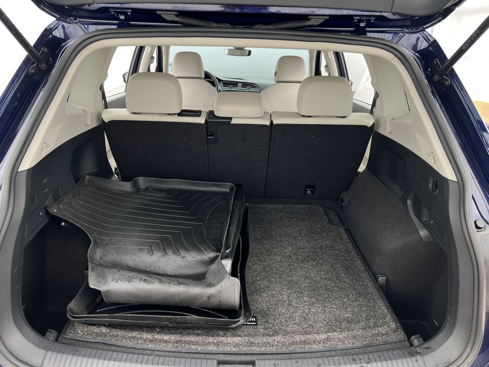 Thumbnail: 2023 Volkswagen Tiguan - 6