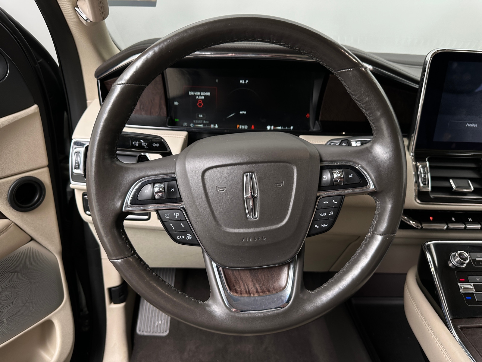 Thumbnail: 2019 Lincoln Navigator - 4