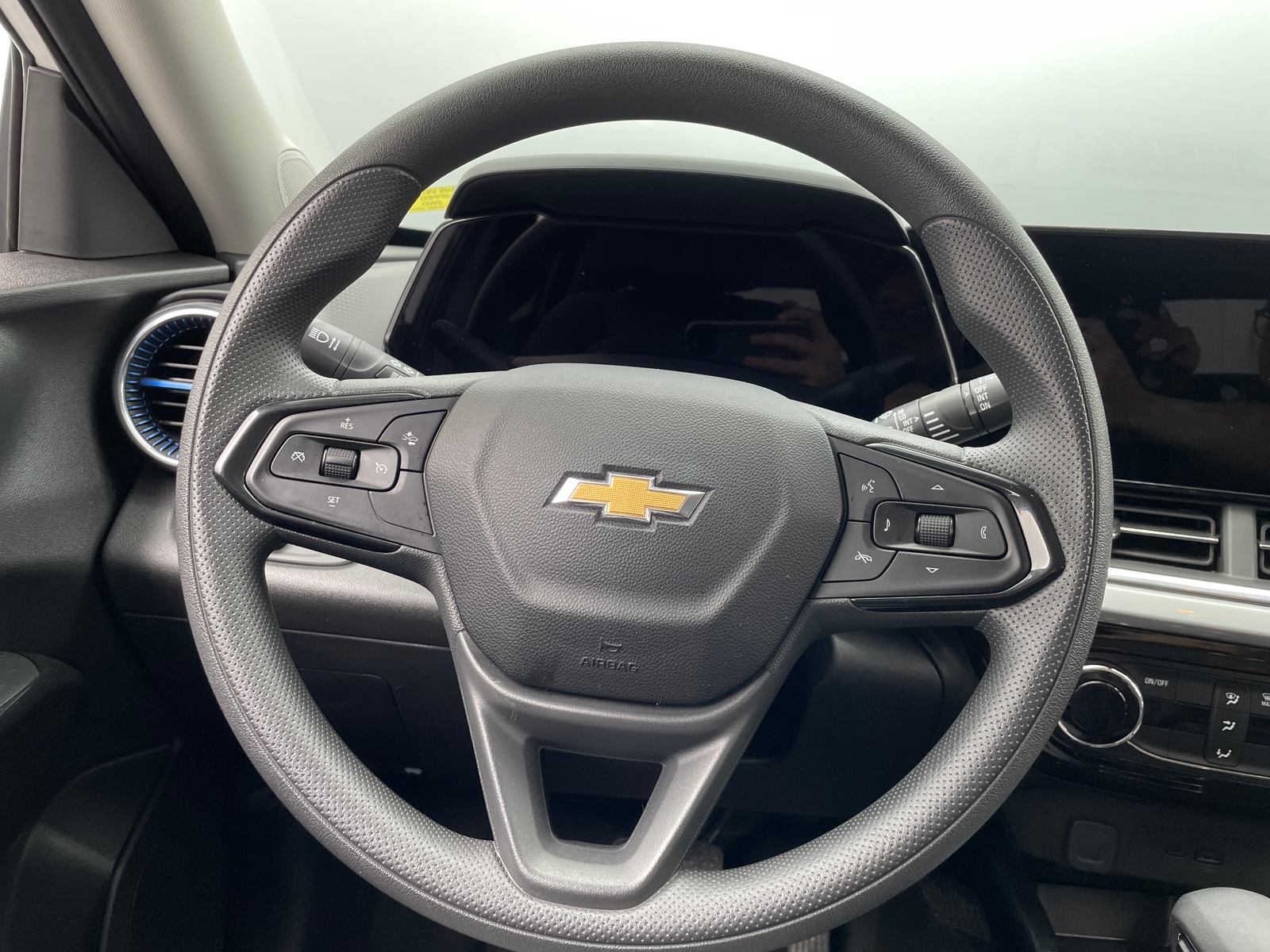 Thumbnail: 2025 Chevrolet Trax - 5