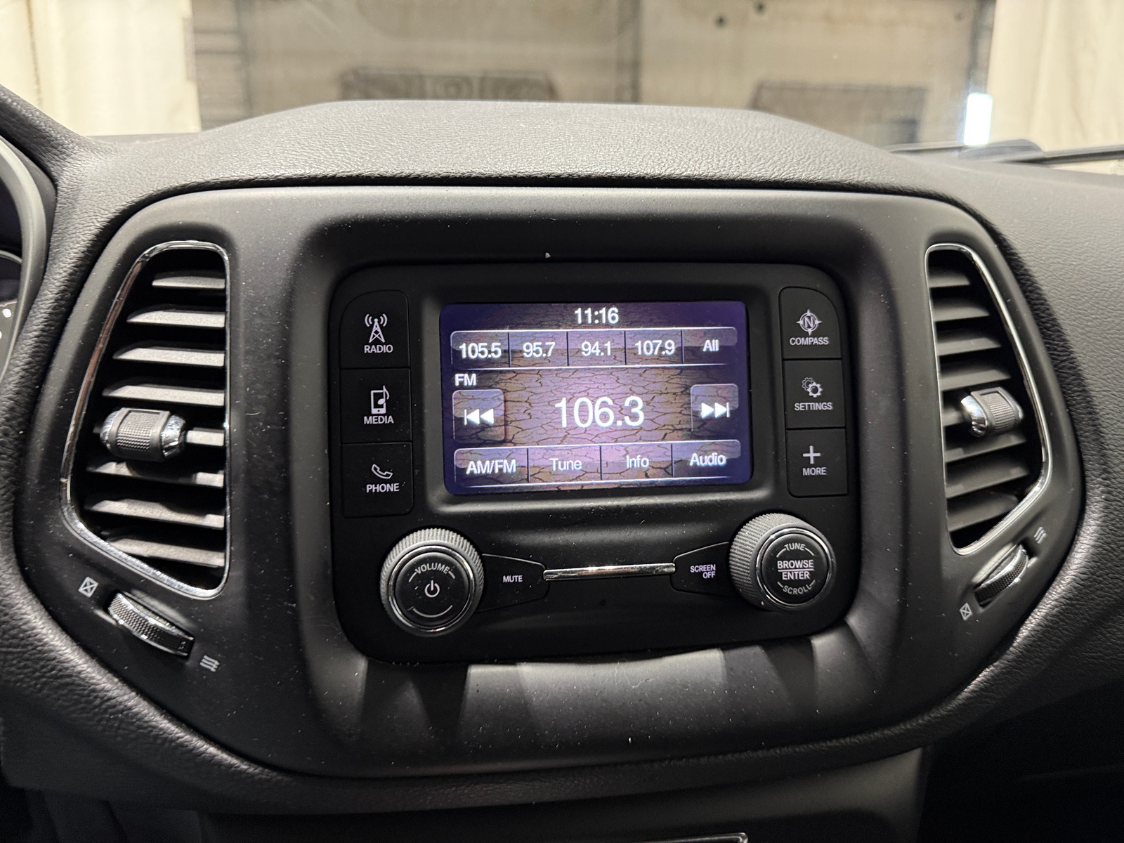 Thumbnail: 2018 Jeep Compass - 4