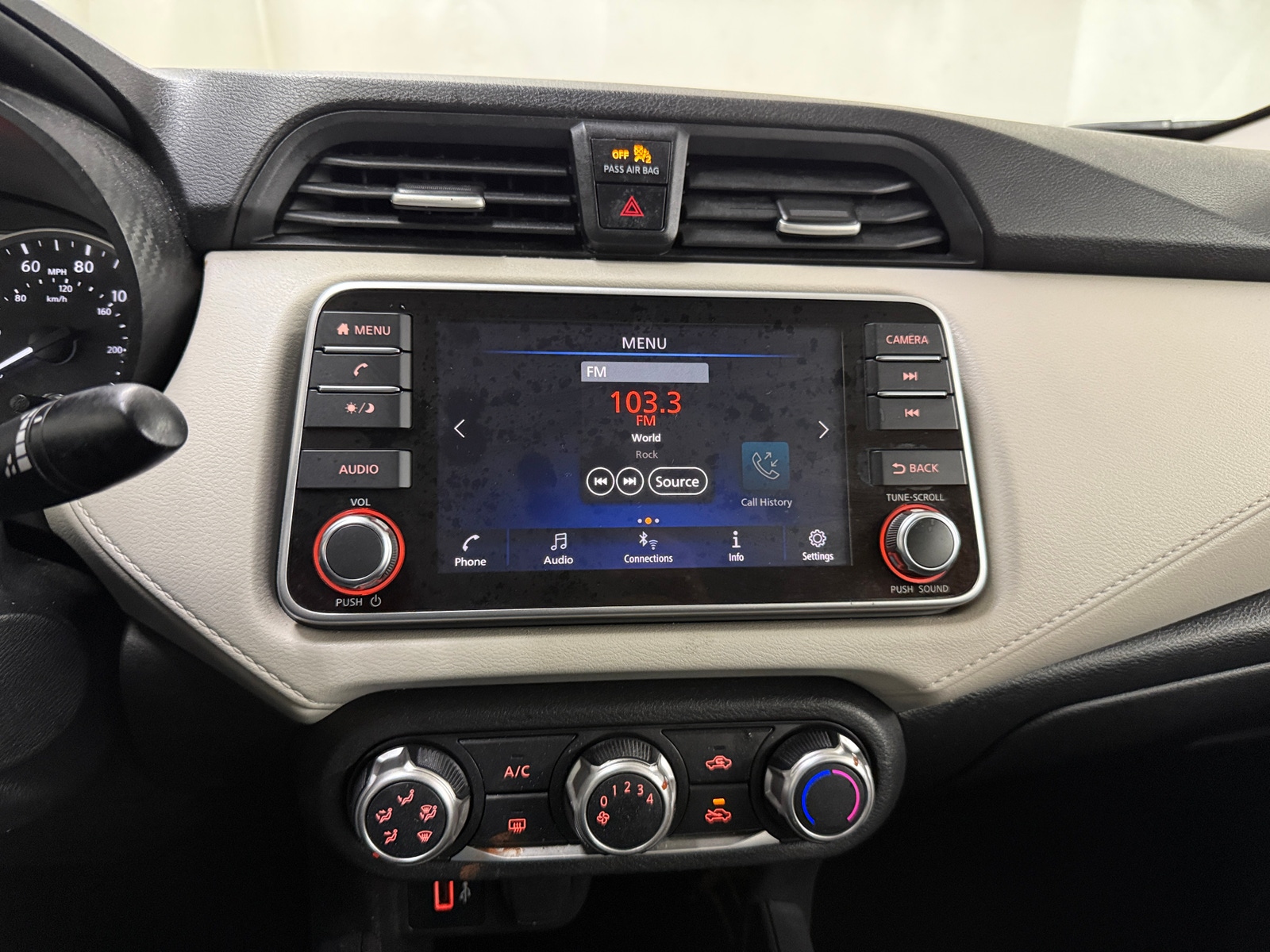 Thumbnail: 2022 Nissan Versa - 4