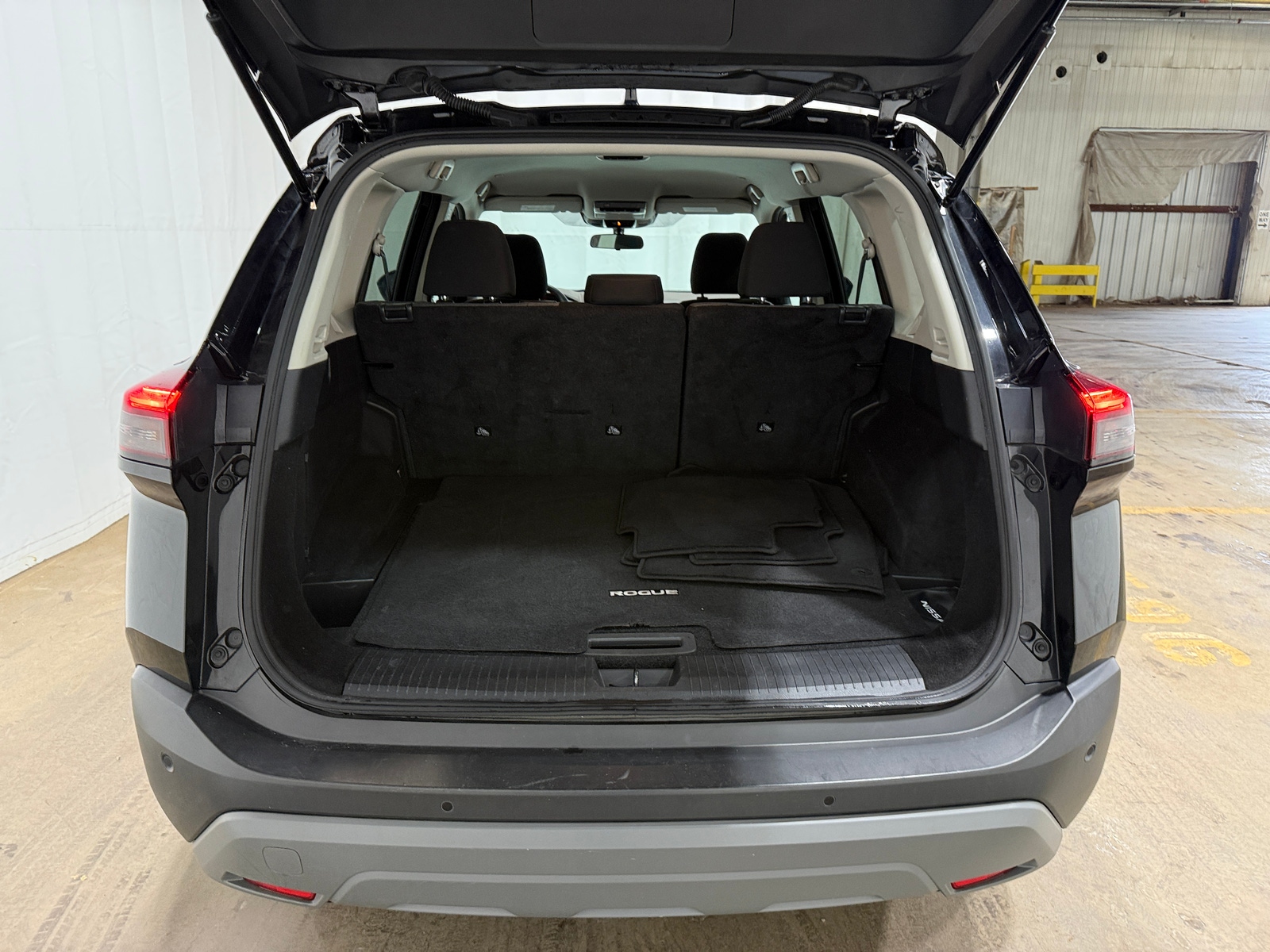 Thumbnail: 2023 Nissan Rogue - 7