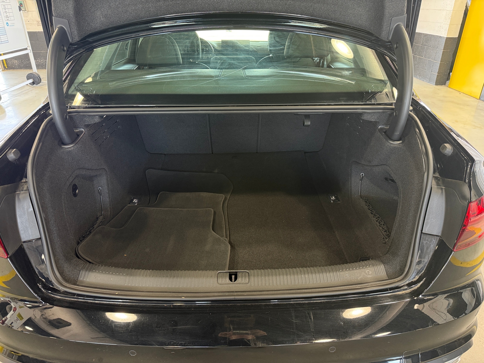 Thumbnail: 2020 Audi A4 - 6