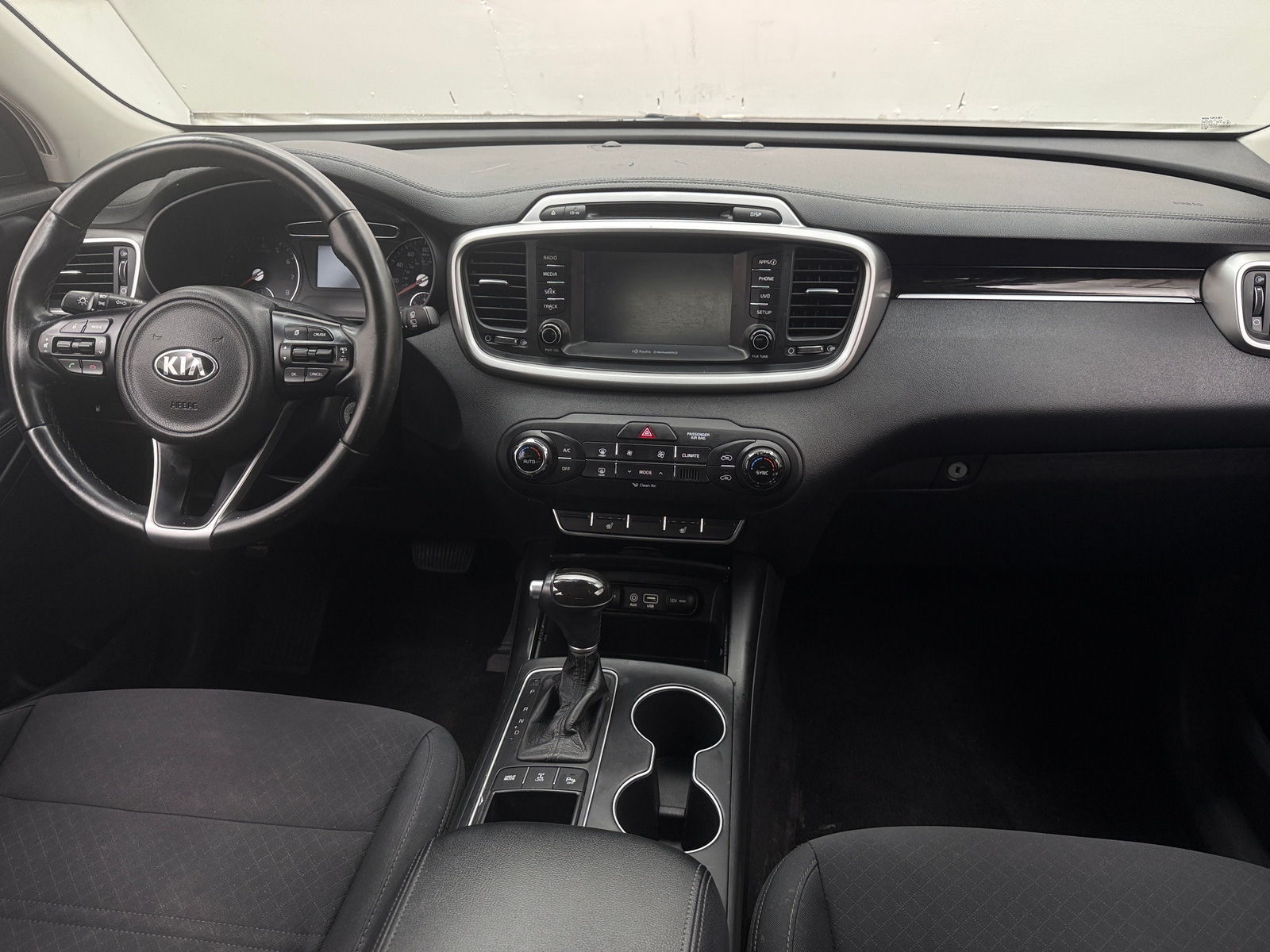 Thumbnail: 2017 Kia Sorento - 3