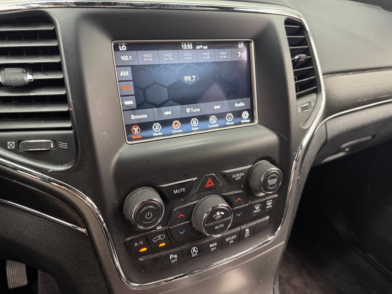 Thumbnail: 2018 Jeep Grand Cherokee - 3