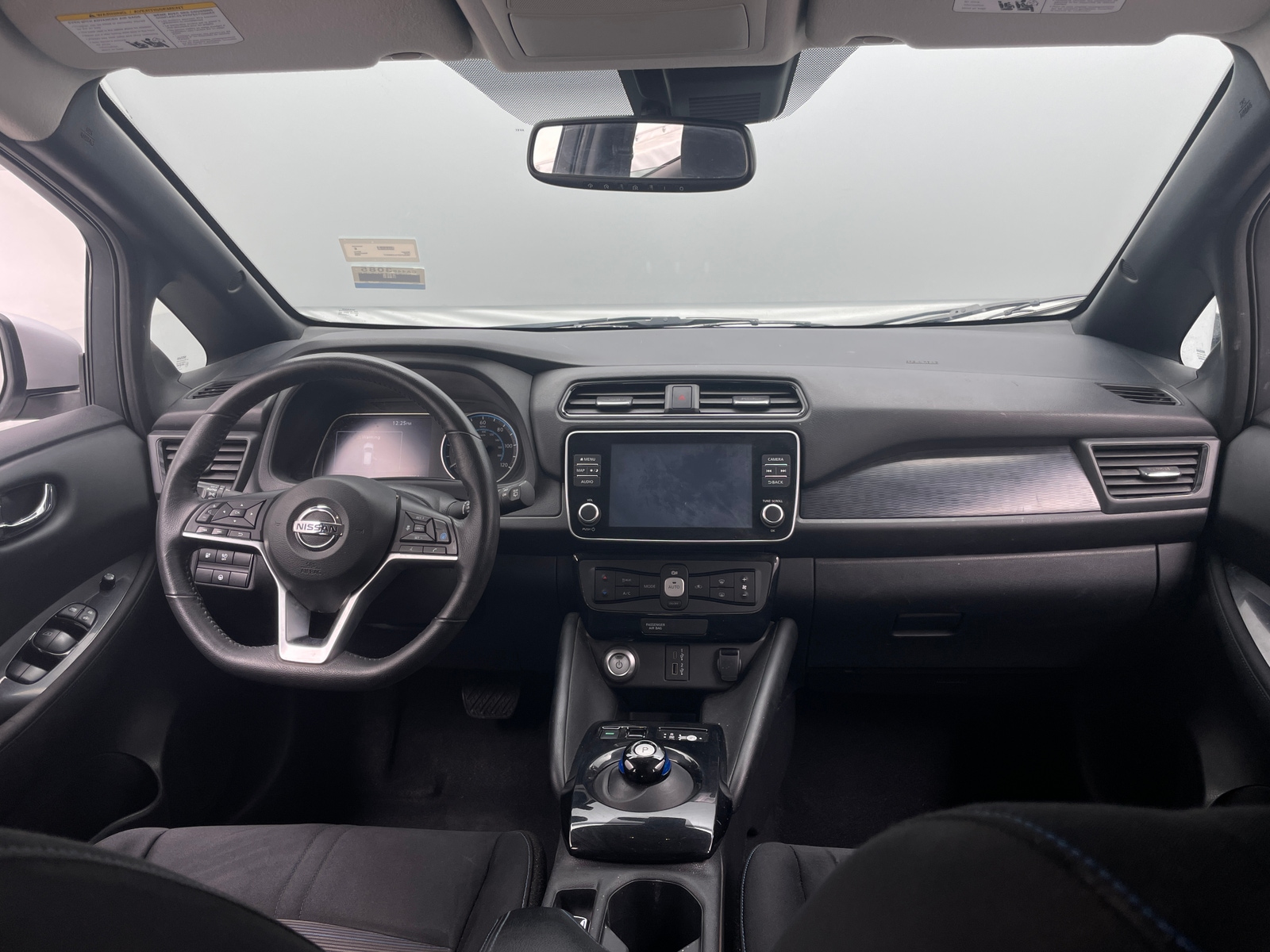 Thumbnail: 2020 Nissan Leaf - 3