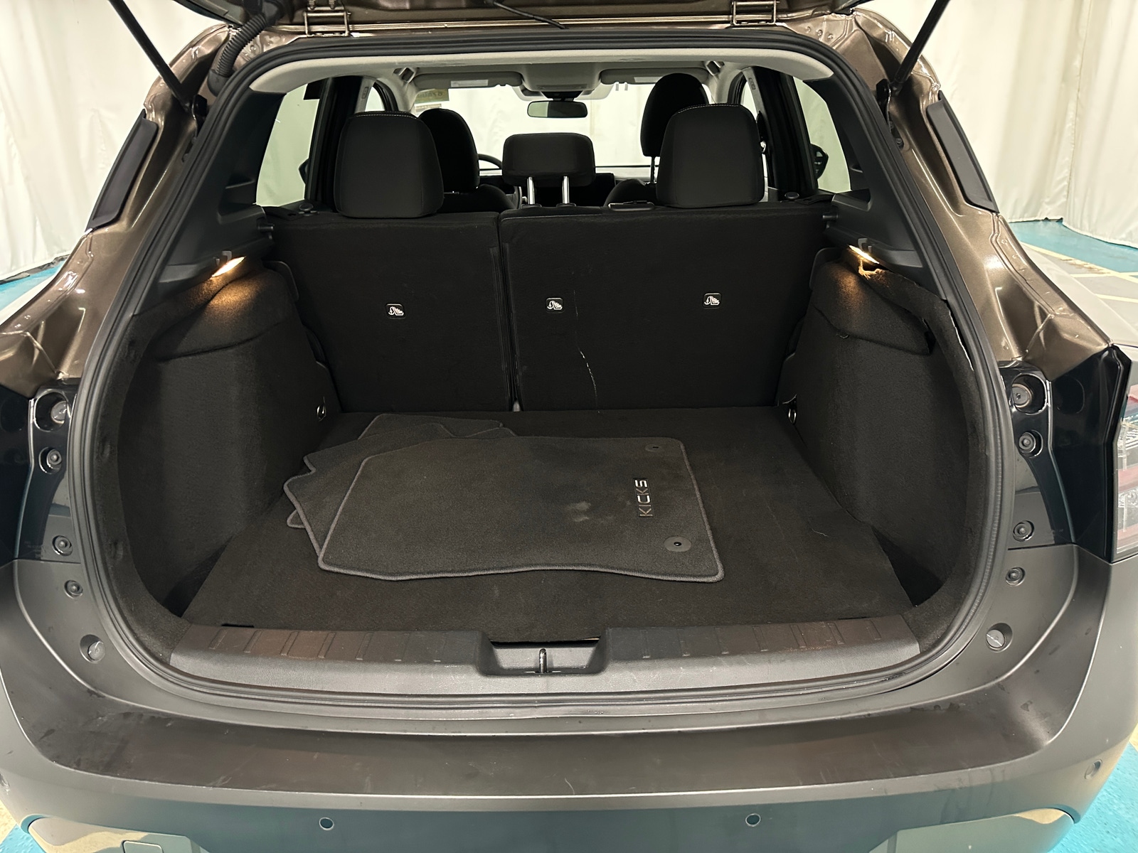 Thumbnail: 2025 Nissan Kicks - 7