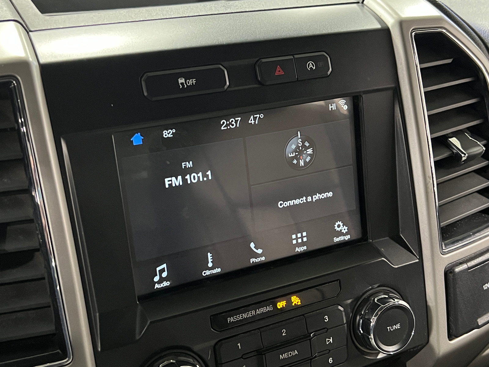 Thumbnail: 2018 Ford Econoline - 3