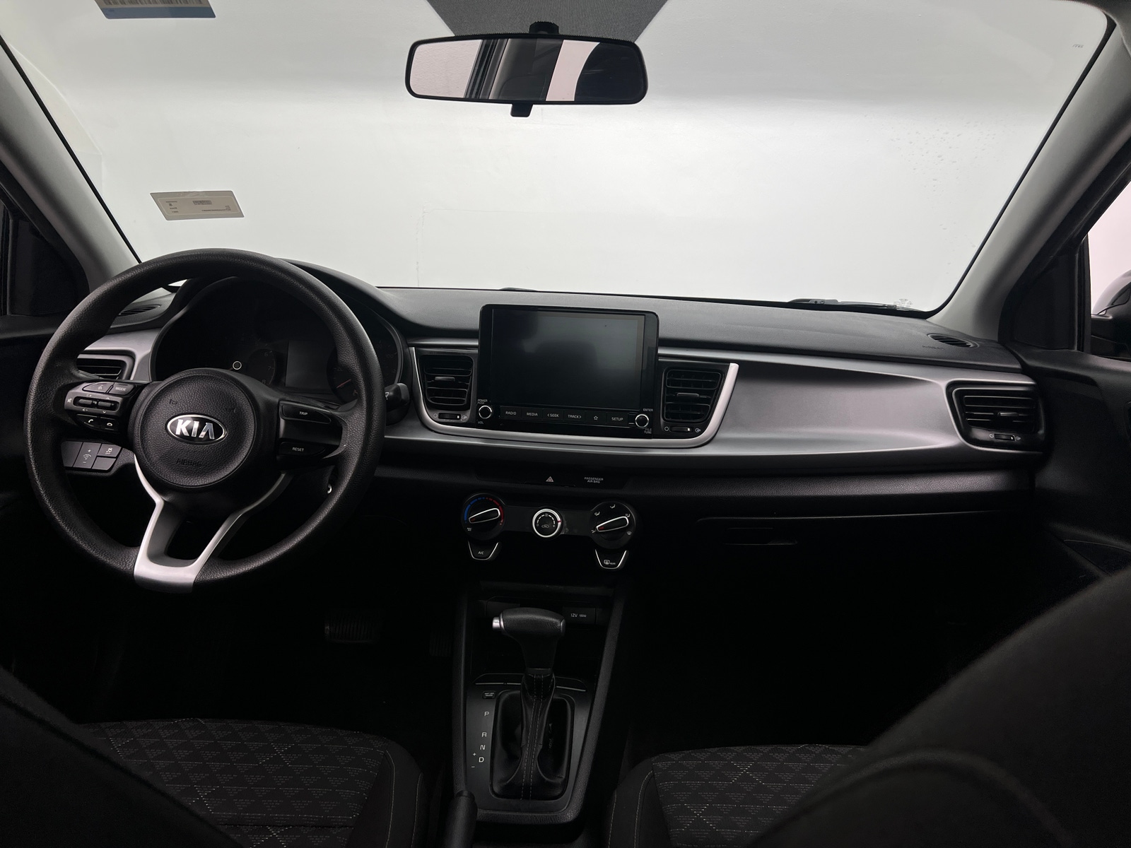 Thumbnail: 2021 Kia Rio - 3