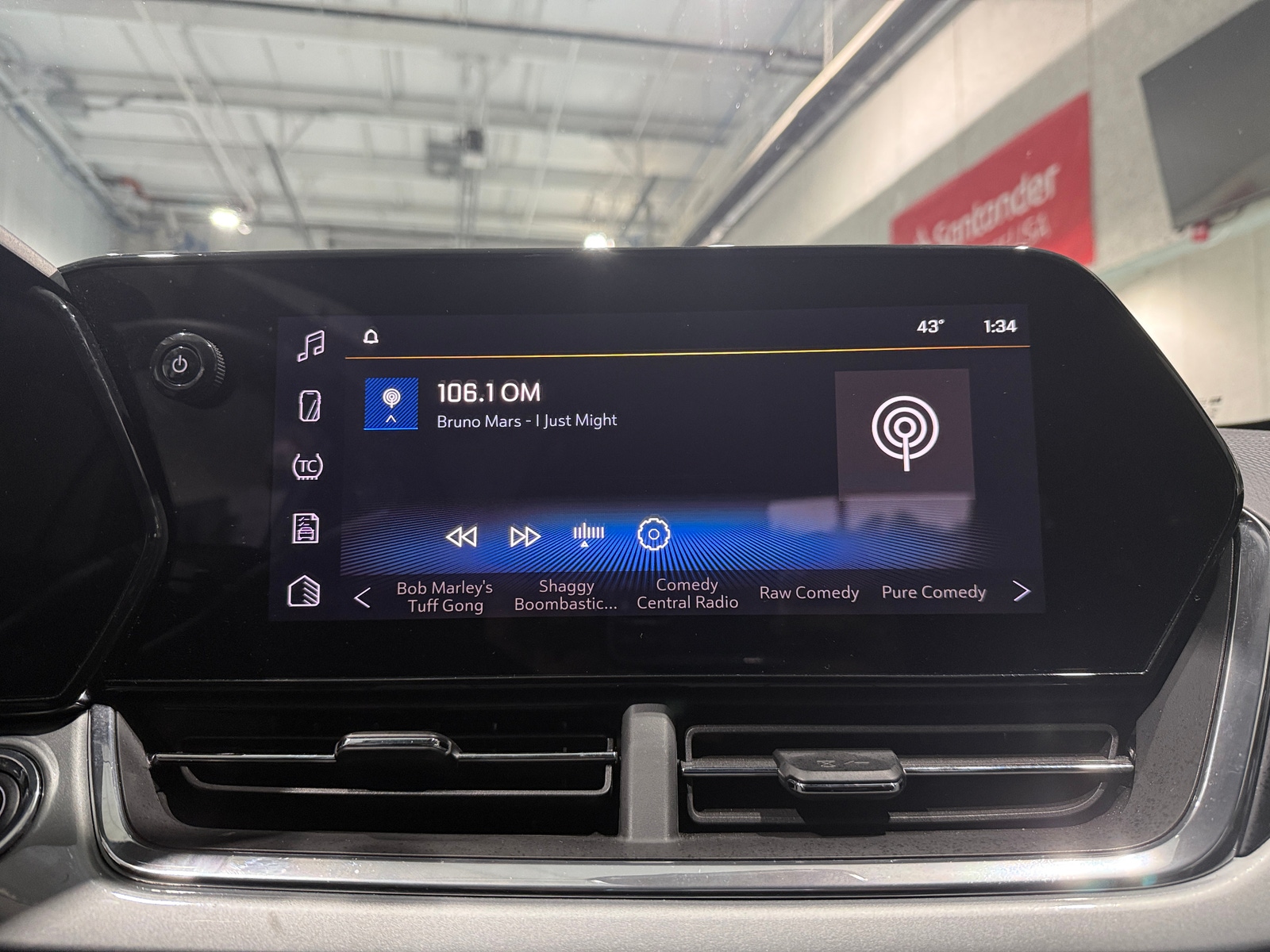 Thumbnail: 2025 Chevrolet Trax - 4