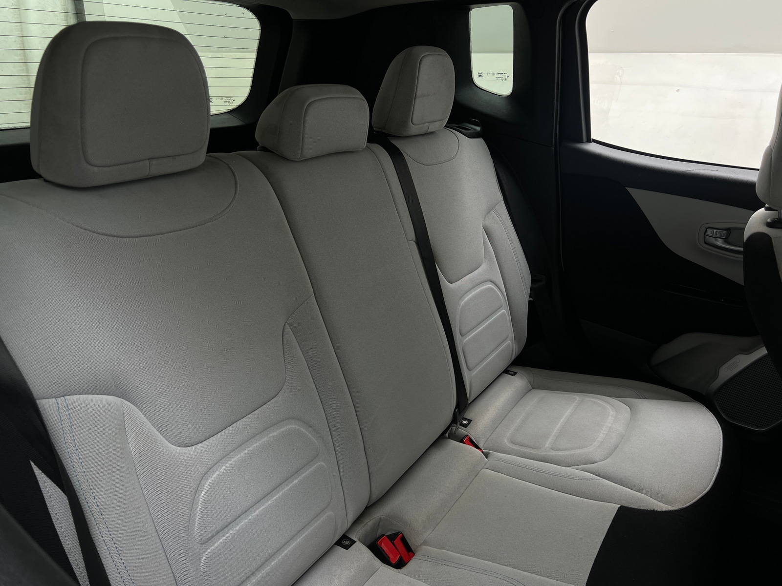 Thumbnail: 2018 Jeep Renegade - 6