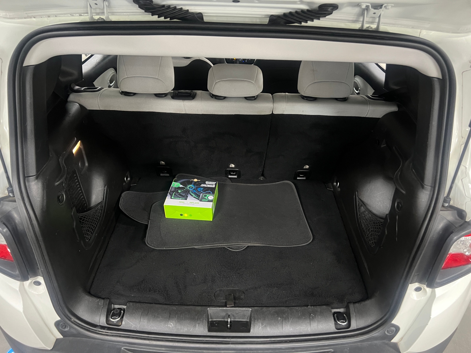 Thumbnail: 2018 Jeep Renegade - 7