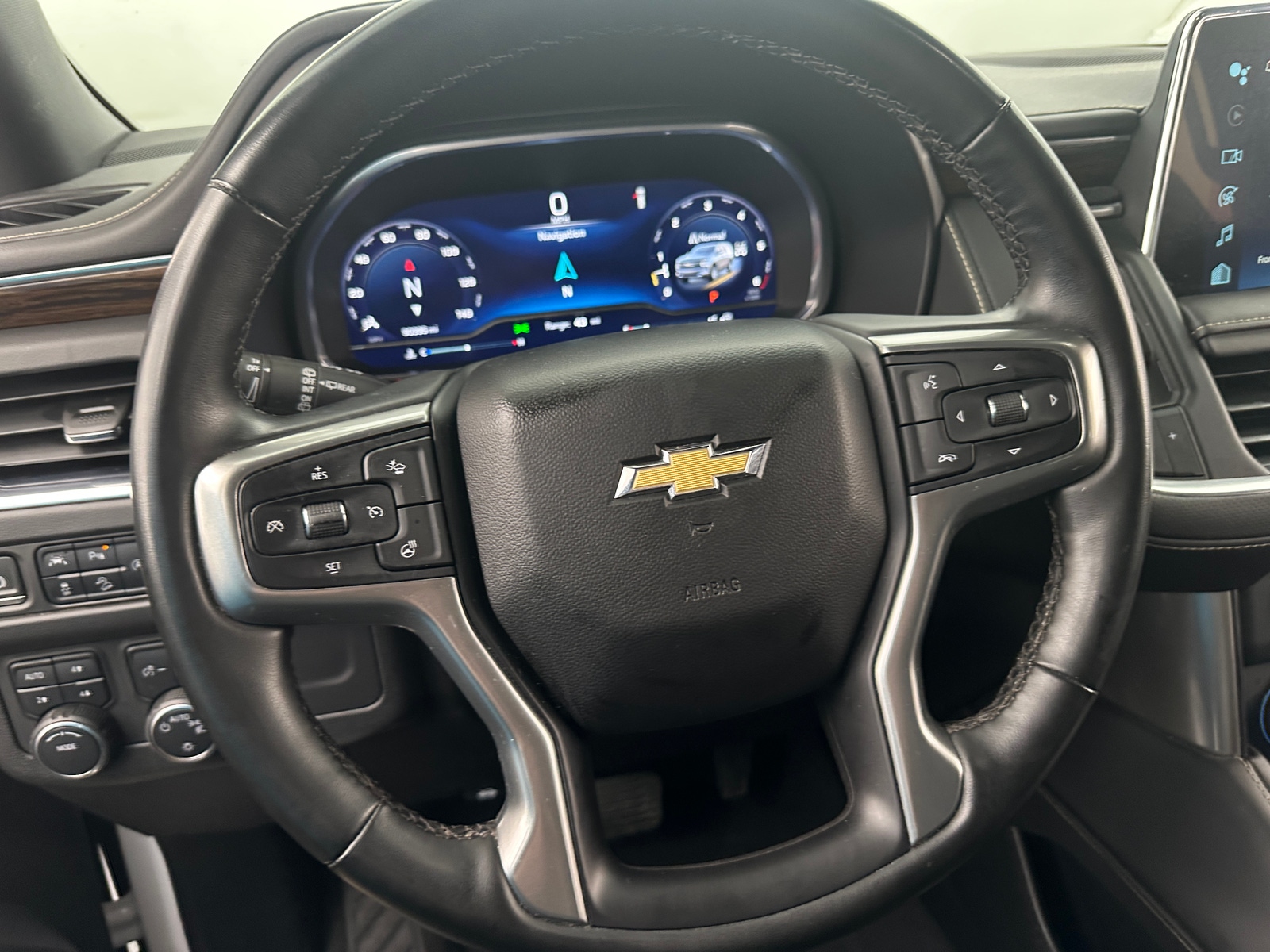 Thumbnail: 2023 Chevrolet Suburban - 4