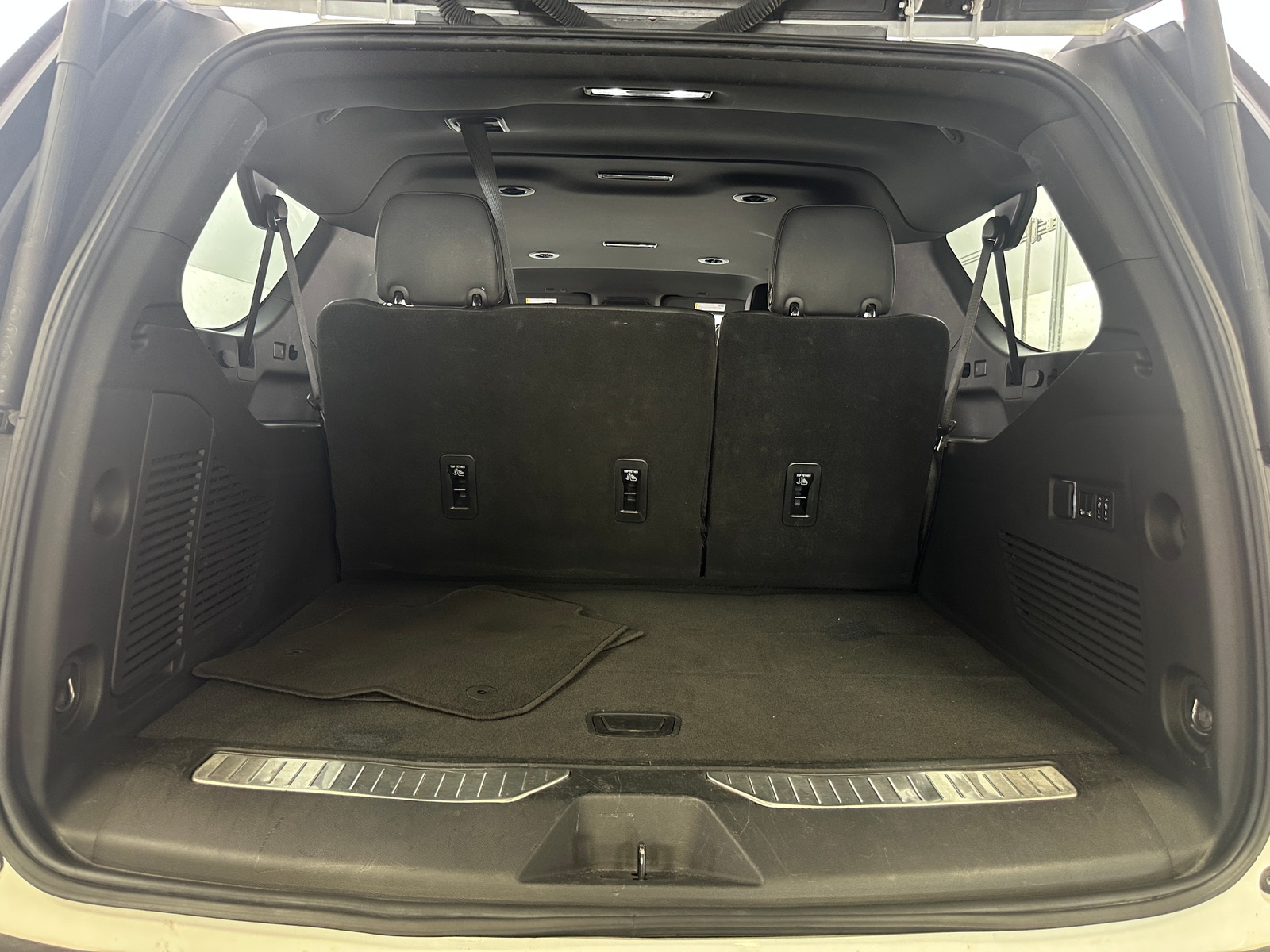 Thumbnail: 2023 Chevrolet Suburban - 6