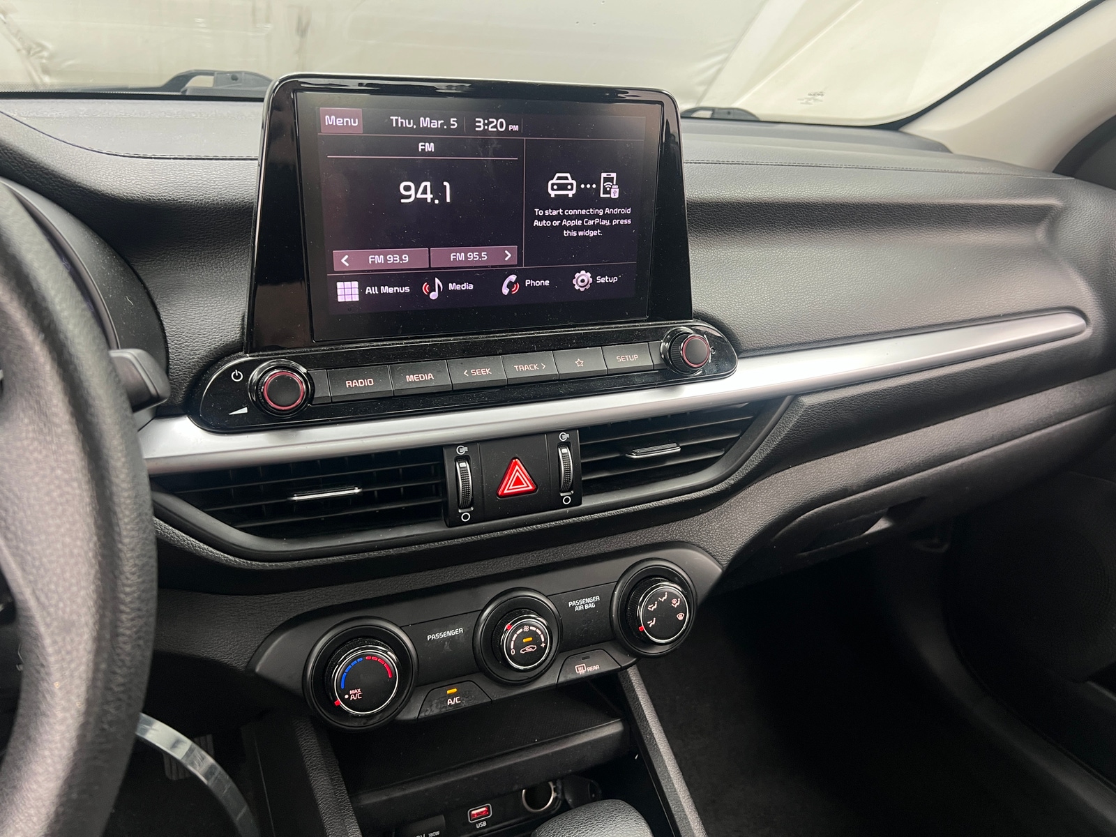 Thumbnail: 2022 Kia Forte - 4