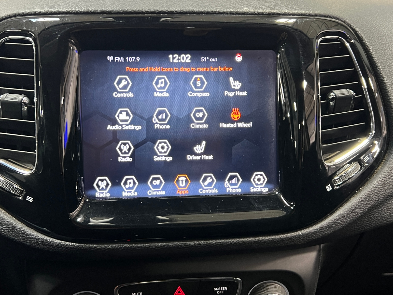 Thumbnail: 2018 Jeep Compass - 3