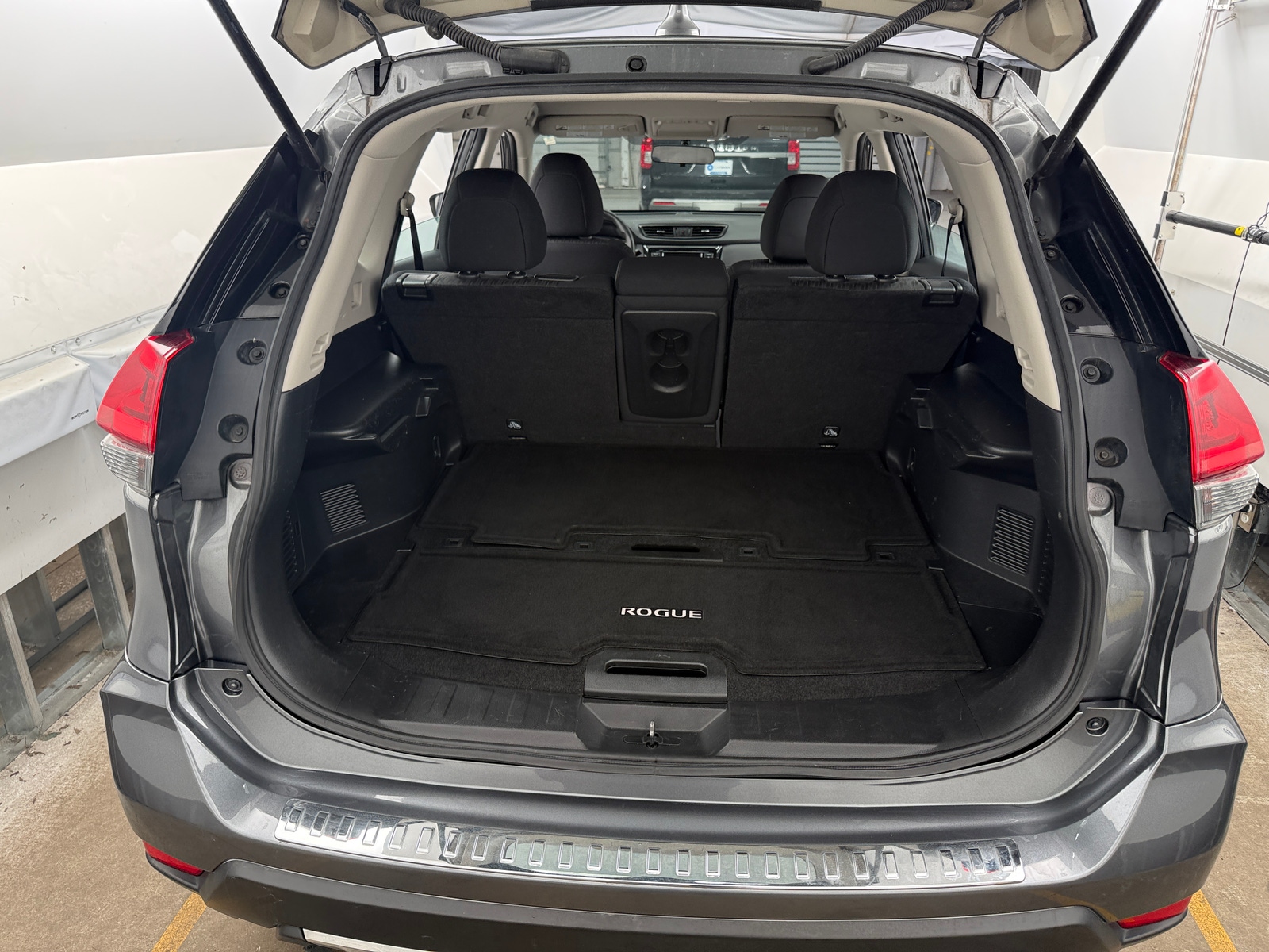 Thumbnail: 2018 Nissan Rogue - 7