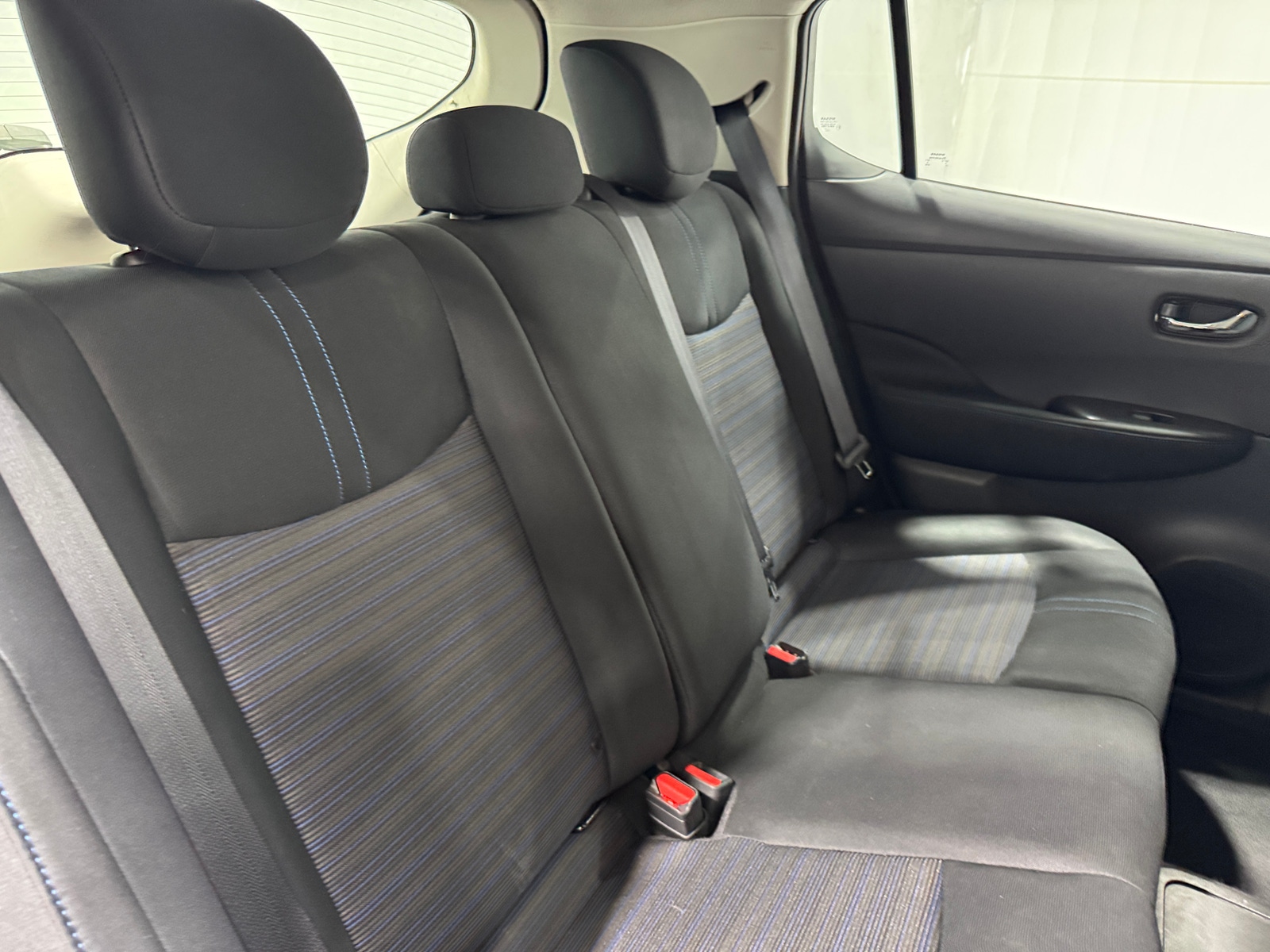 Thumbnail: 2022 Nissan Leaf - 6